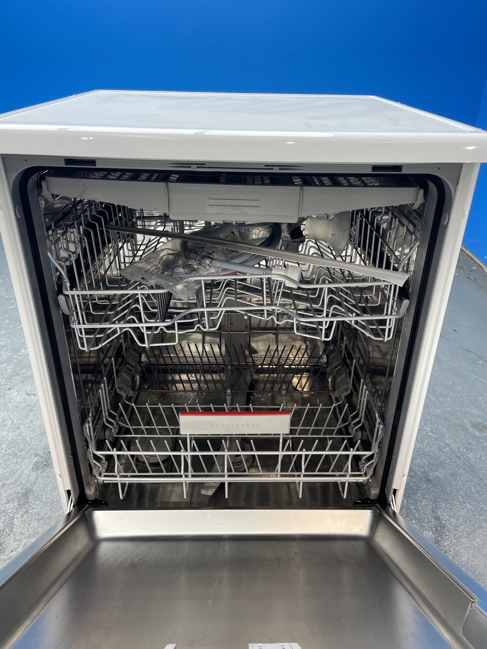 #GRC-158-188 - Bosch SMS4EMW06G Series 4 14 Place Setting Dishwasher