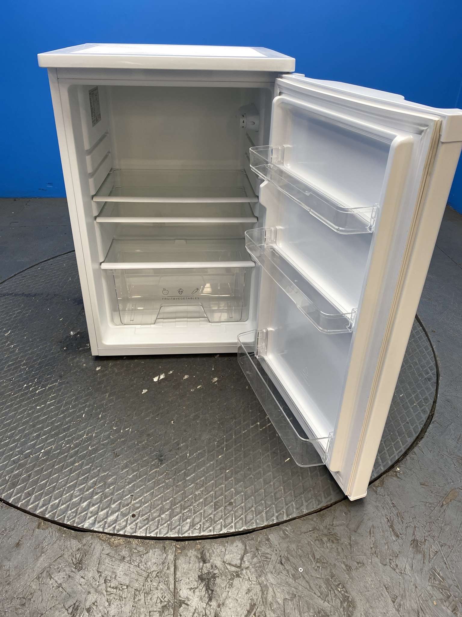 Statesman L255W 113 Litre 55cm Under Counter Fridge