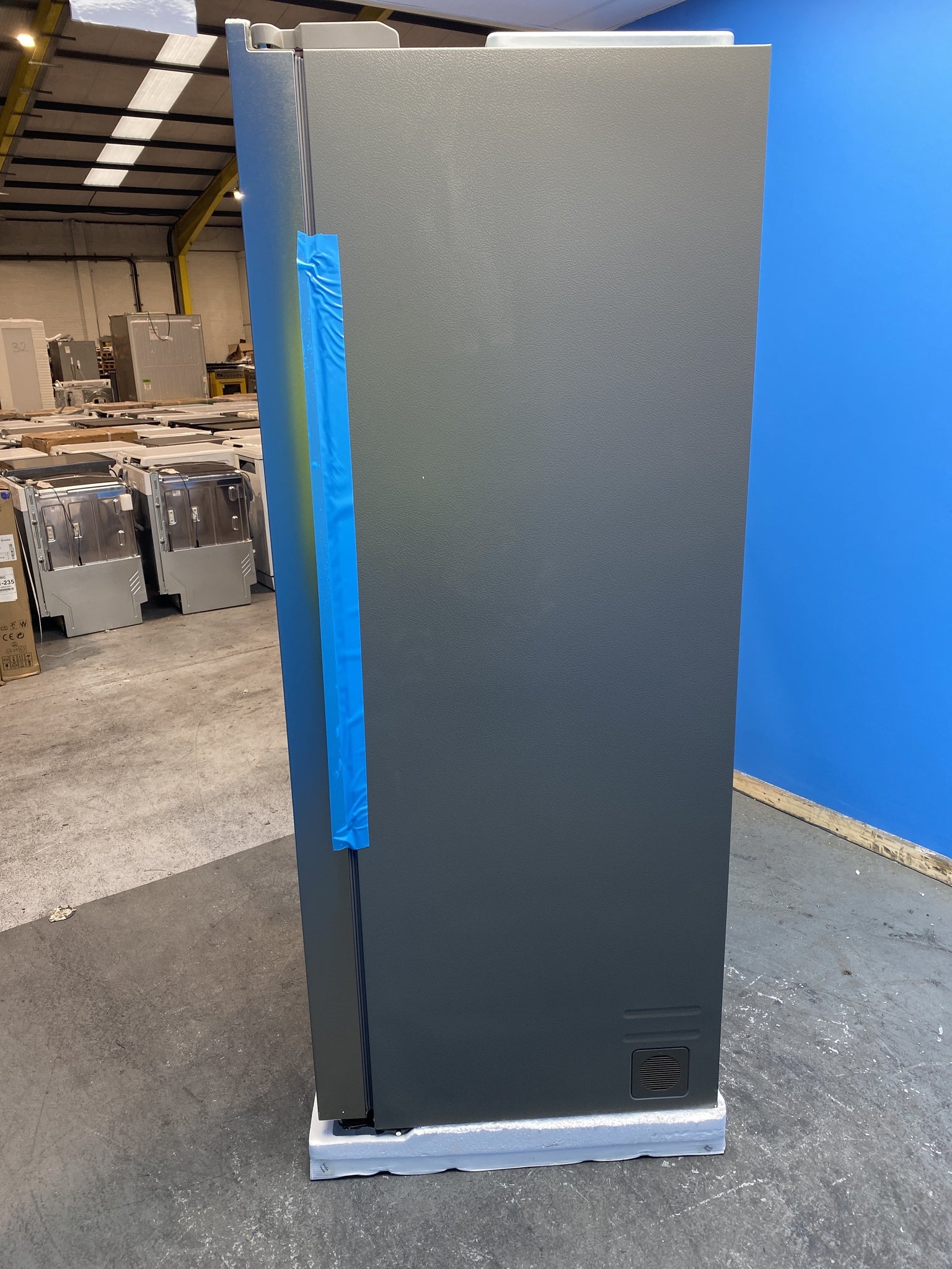 Haier Series 7 HSW79F18CIMM Plumbed American Fridge Freezer