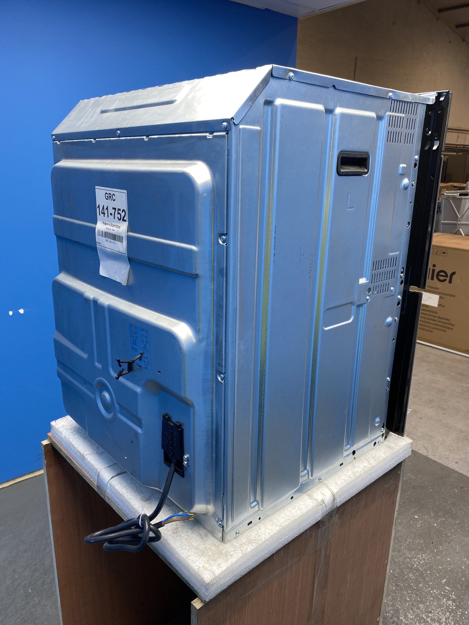 Hotpoint DUH10DIX Built-Under Electric Double Oven