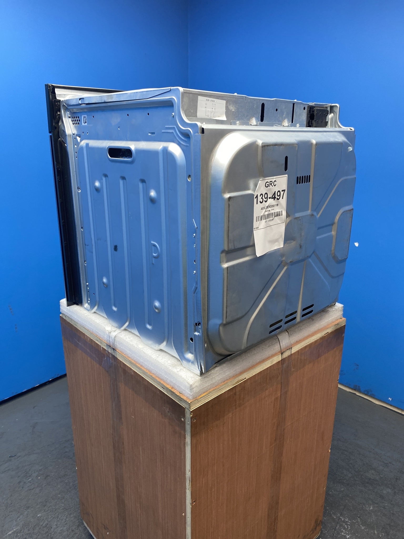 AEG BEX335011B 3000 SurroundCook Aqua Clean Built-in Oven