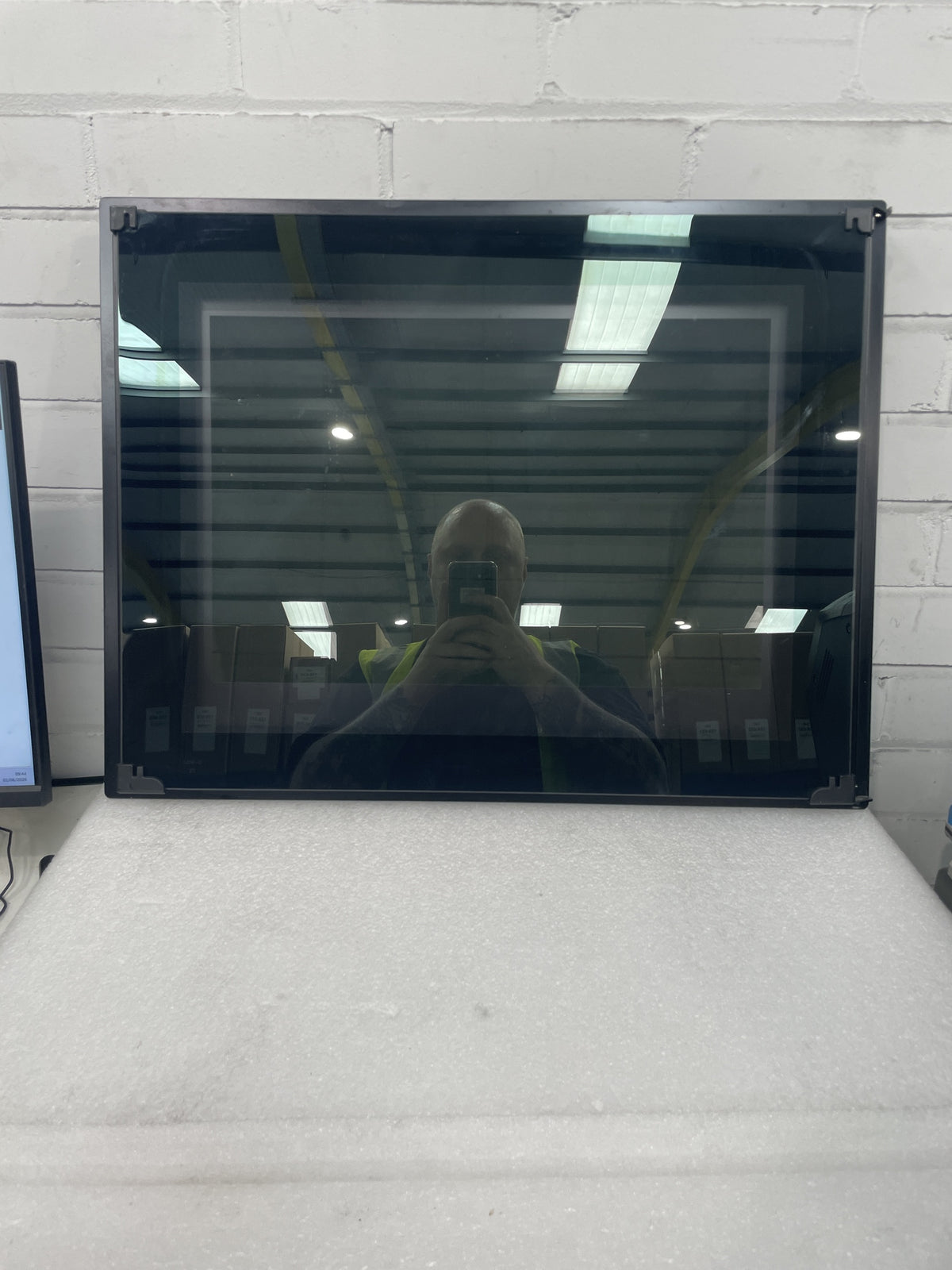 #GRC-157-423 - Hisense HDCEIT6C20B Oven Door