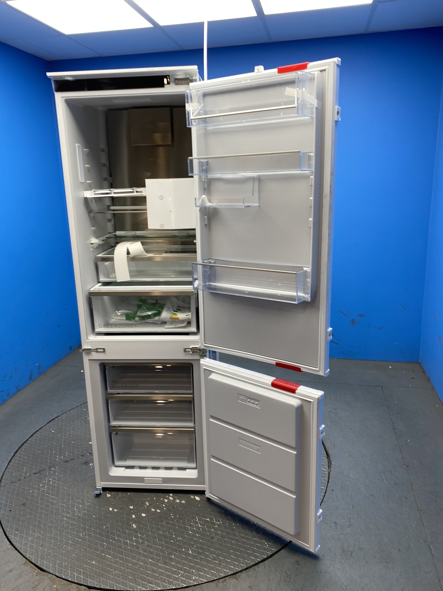 AEG 8000 Series TSC8M181CS 248 Litre No frost Fridge Freezer