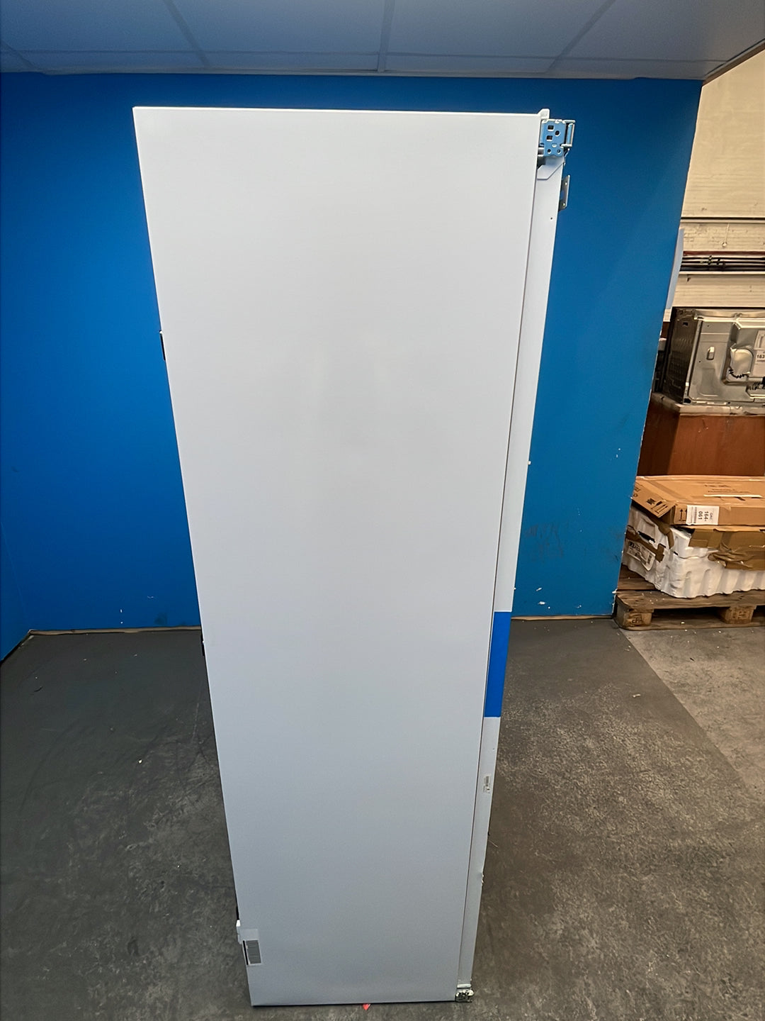 #GRC-163-642 - Miele Built-In Tall Freezer – 213L Capacity, NoFrost, Wi-Fi