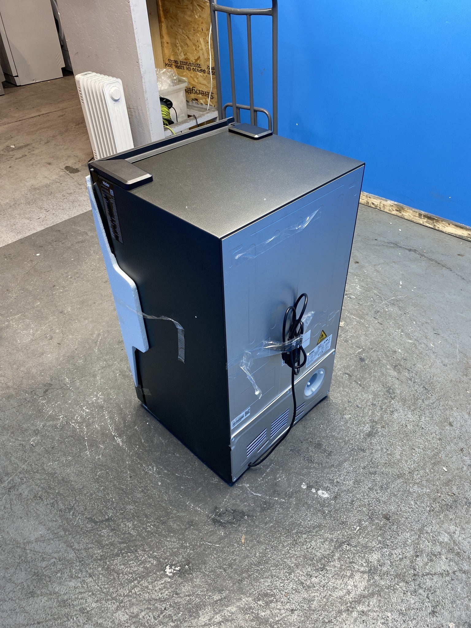 Haier HWS34GGH1K Series 3 34 Bottle Wine Fridge