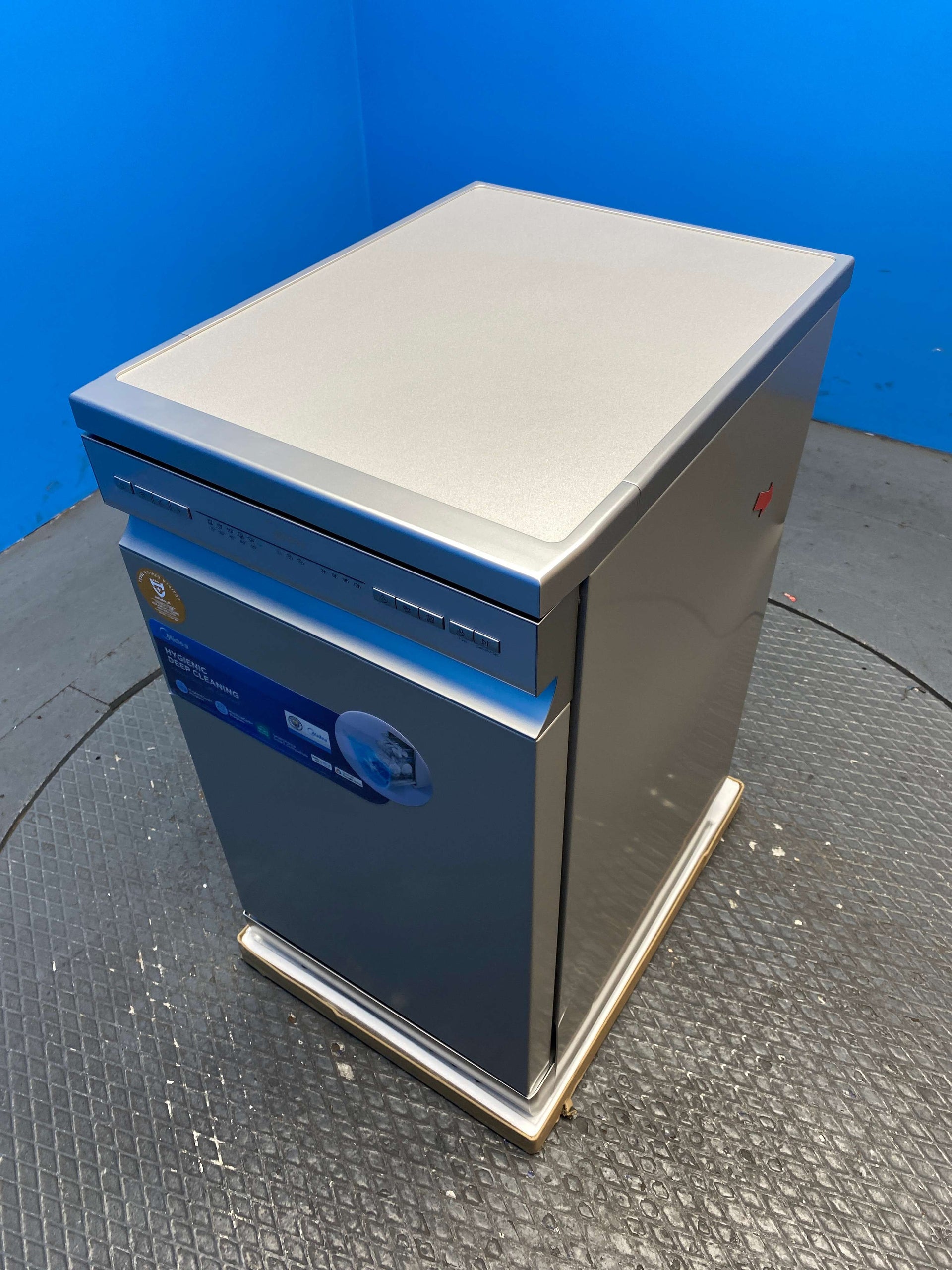 Midea MDWEF1034CS 45cm Slimline 10 Place Dishwasher