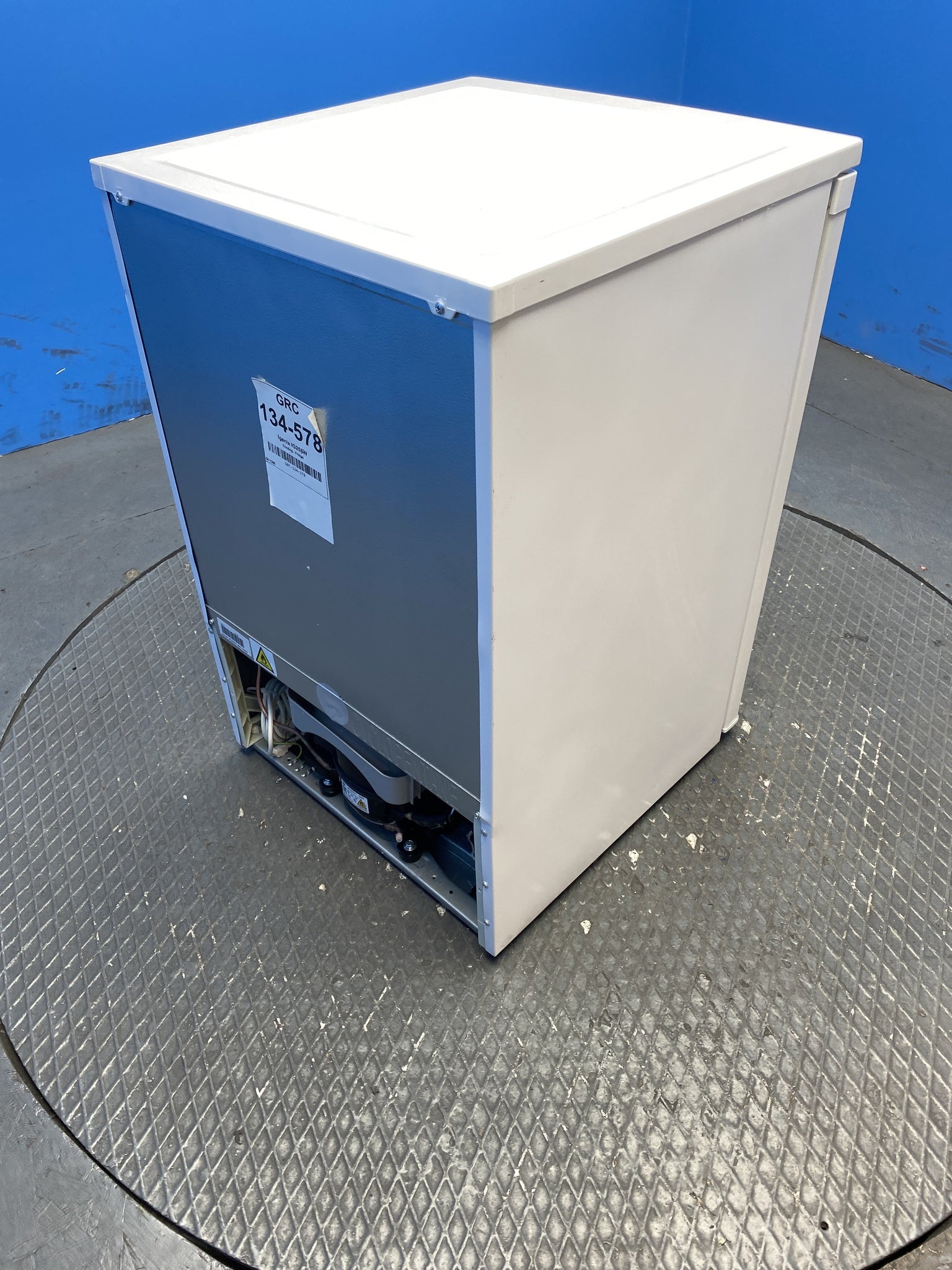 Igenix IG255W 136 Litre Under Counter Fridge