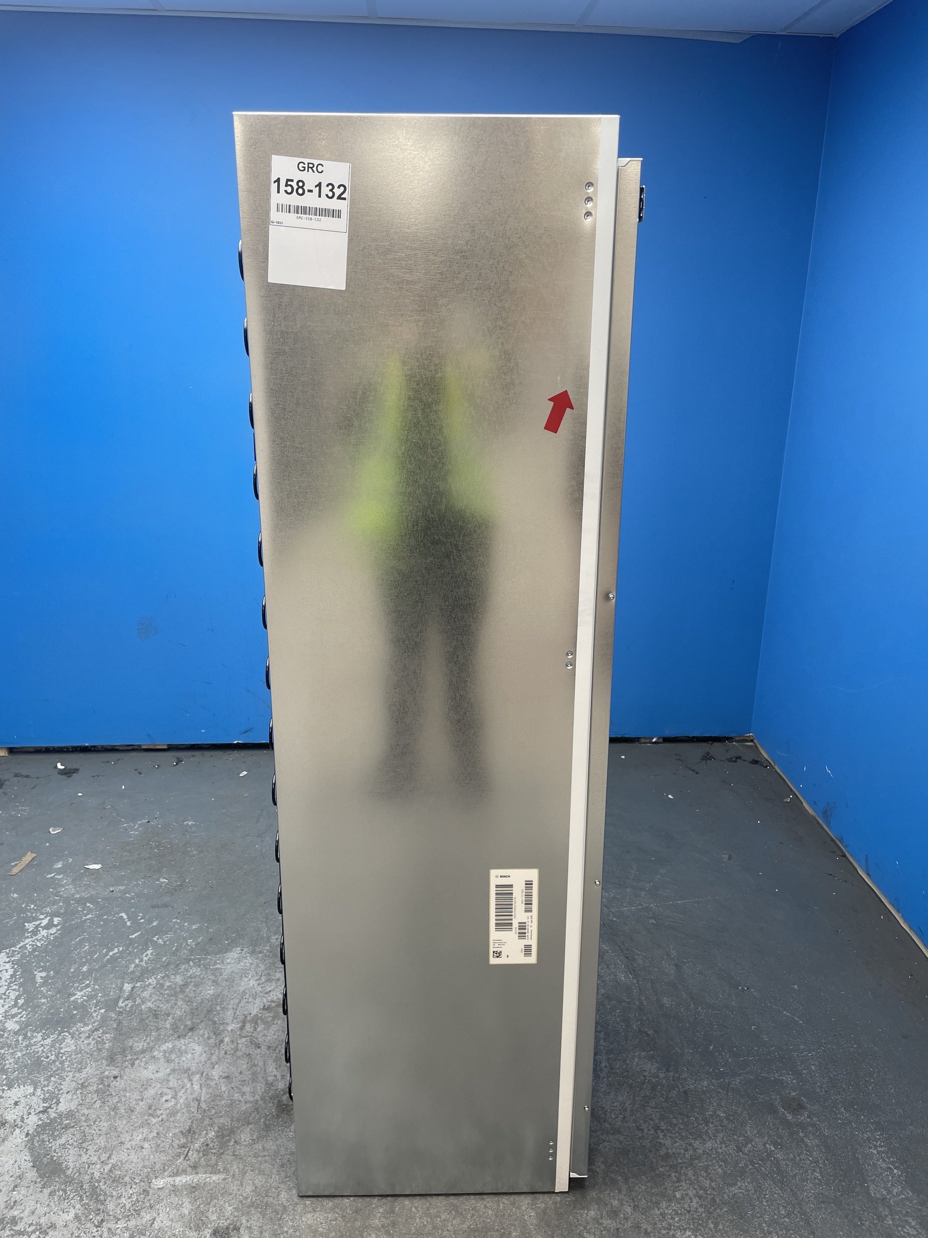#GRC-158-132 - Bosch KIR81VFE0G 310L Integrated Tall Fridge with MultiBox
