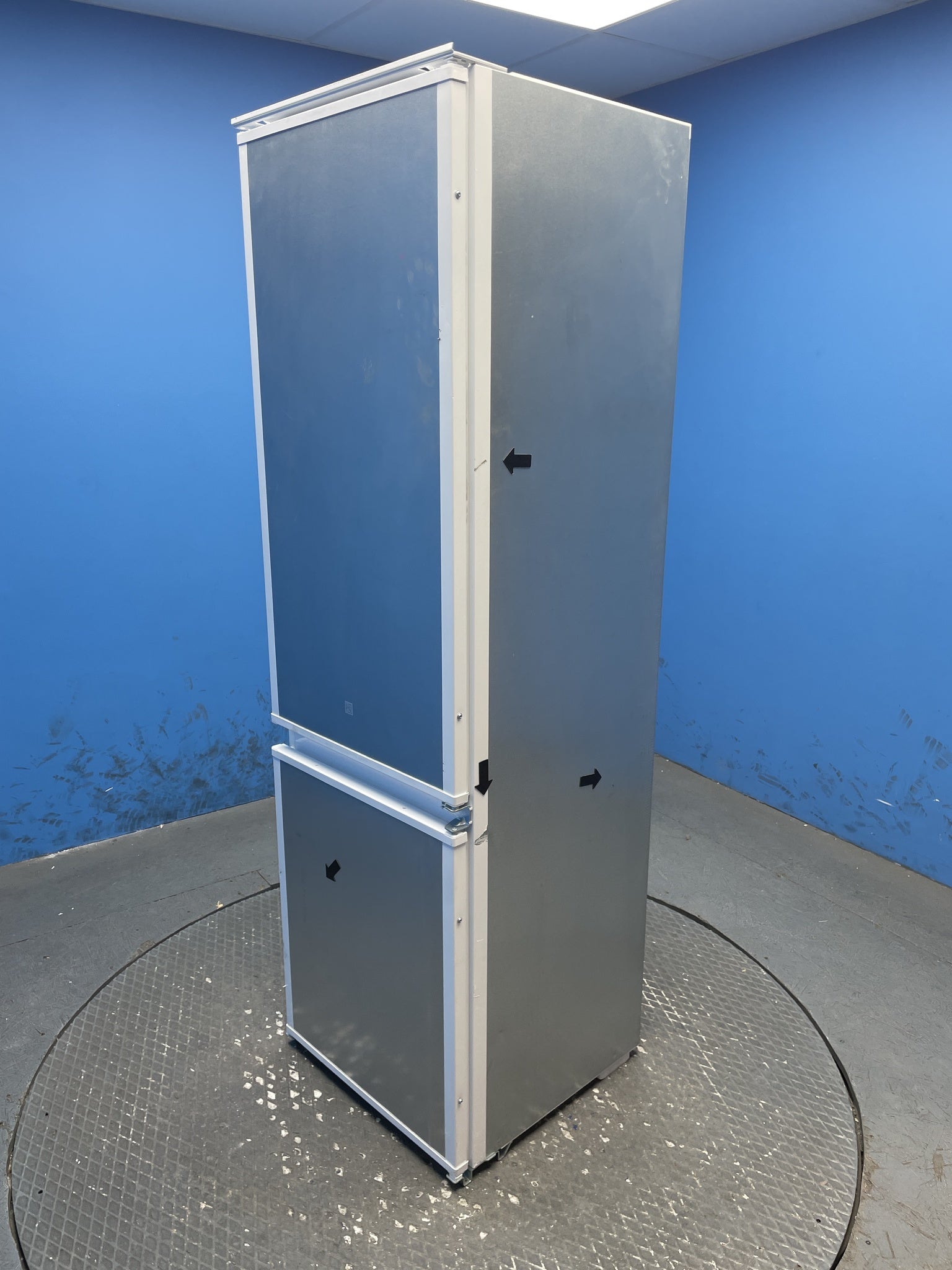 Zanussi ZNLK18ES3 70/30 Low Frost Integrated Fridge Freezer