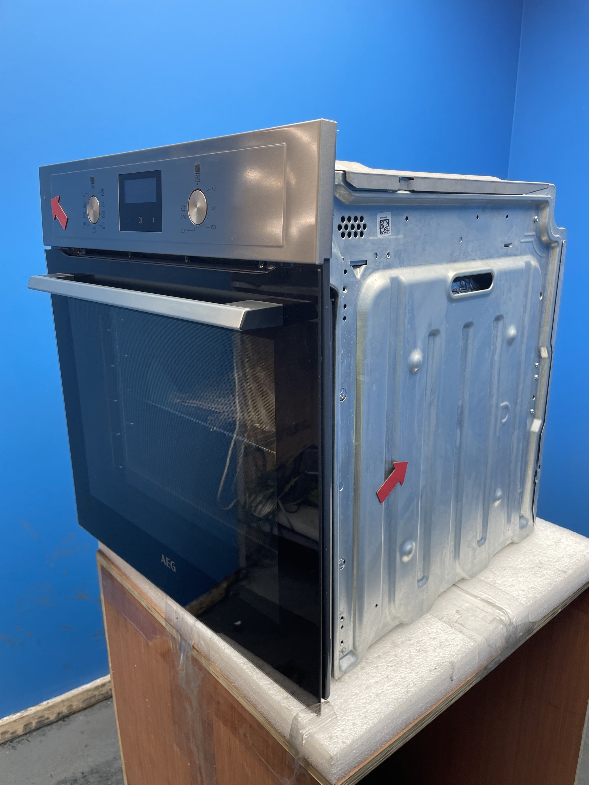 #GRC-154-675 - AEG BEX335011M SurroundCook Built-In Single Oven
