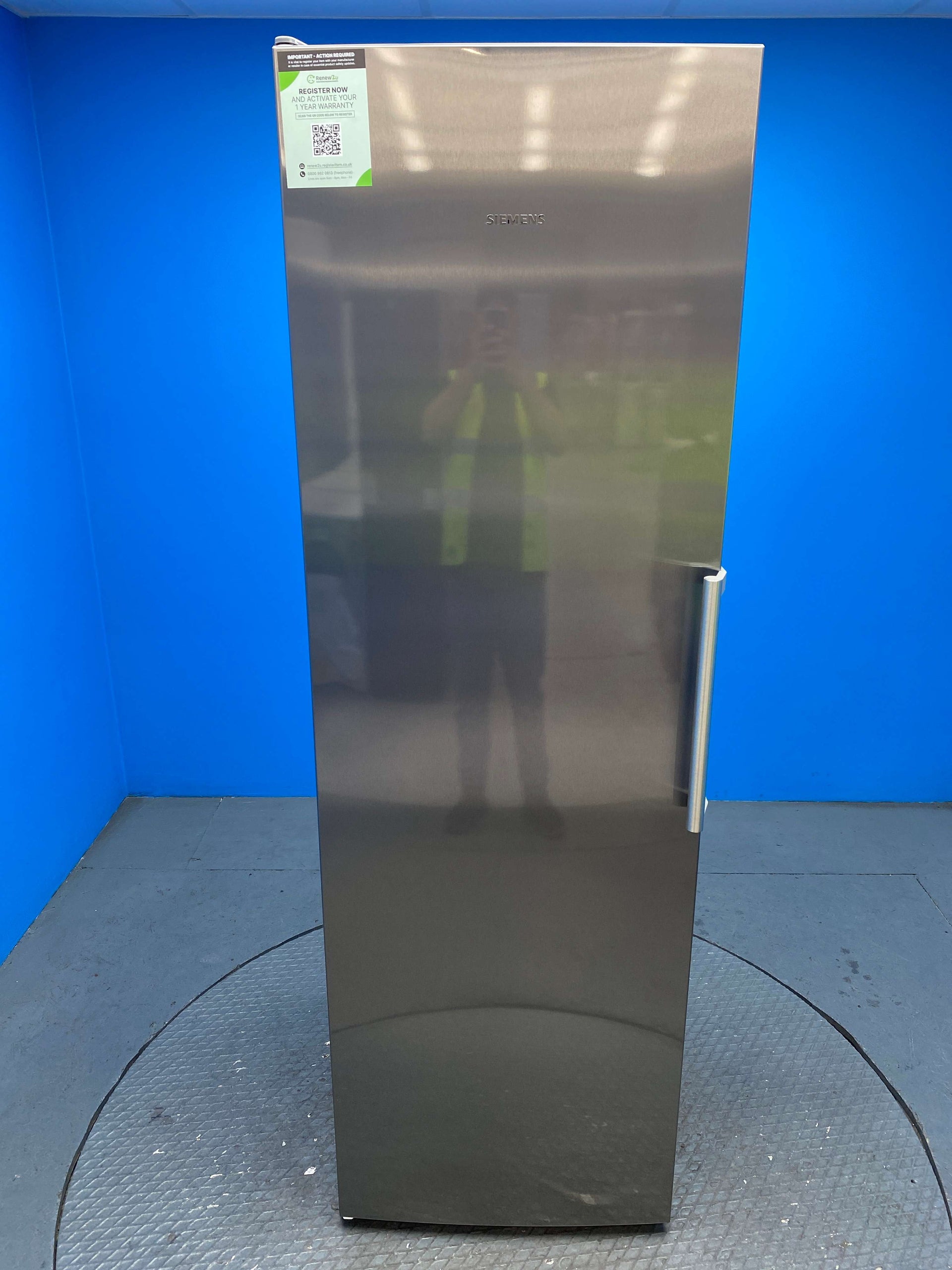 Siemens iQ300 KS36VVIEPG Freestanding 346L Larder Fridge
