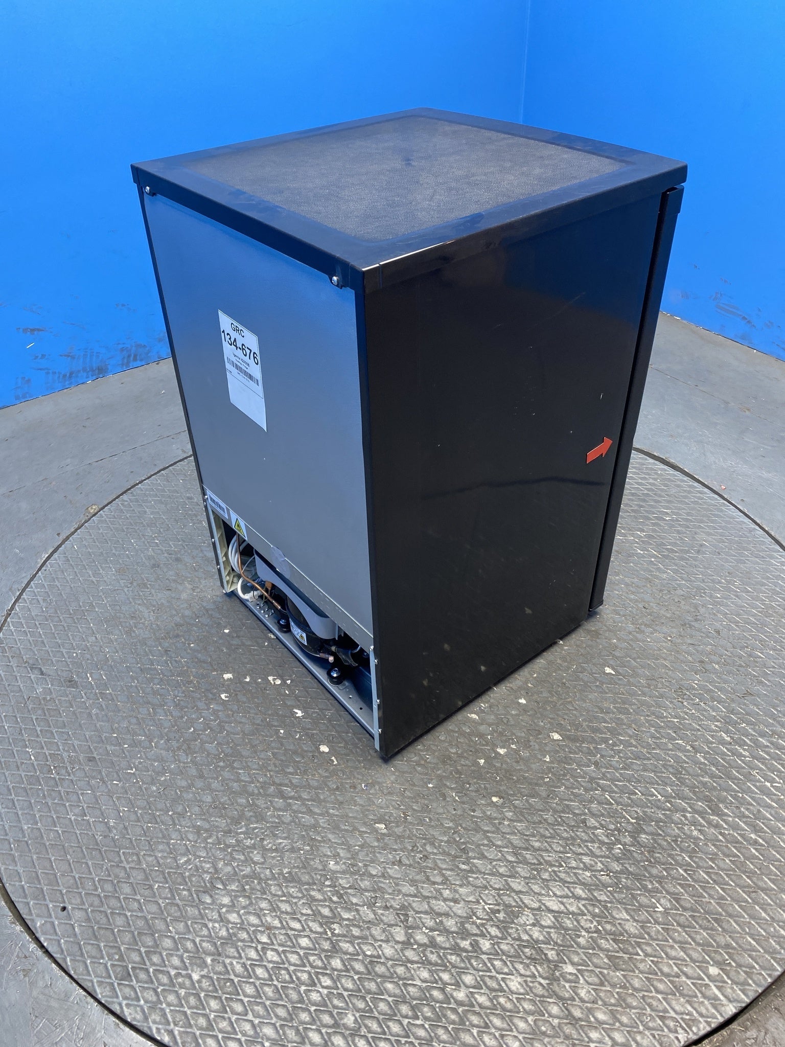 Igenix IG255B 136 Litre Under Counter Fridge