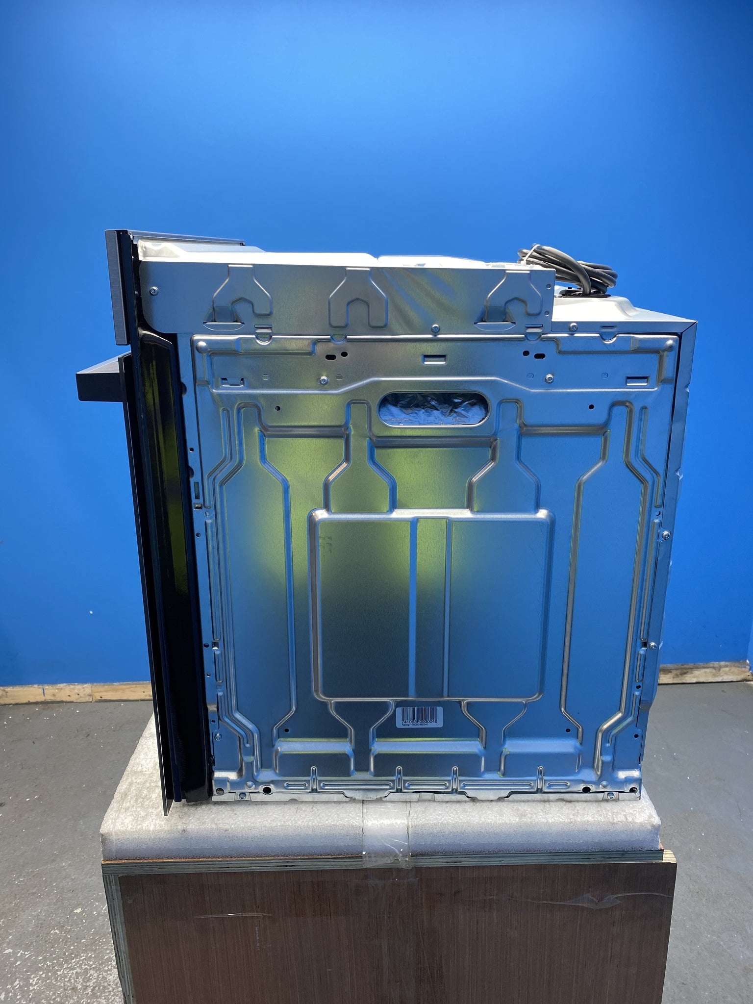 Hisense BI62211CX Built-in 77 Litre Single Oven