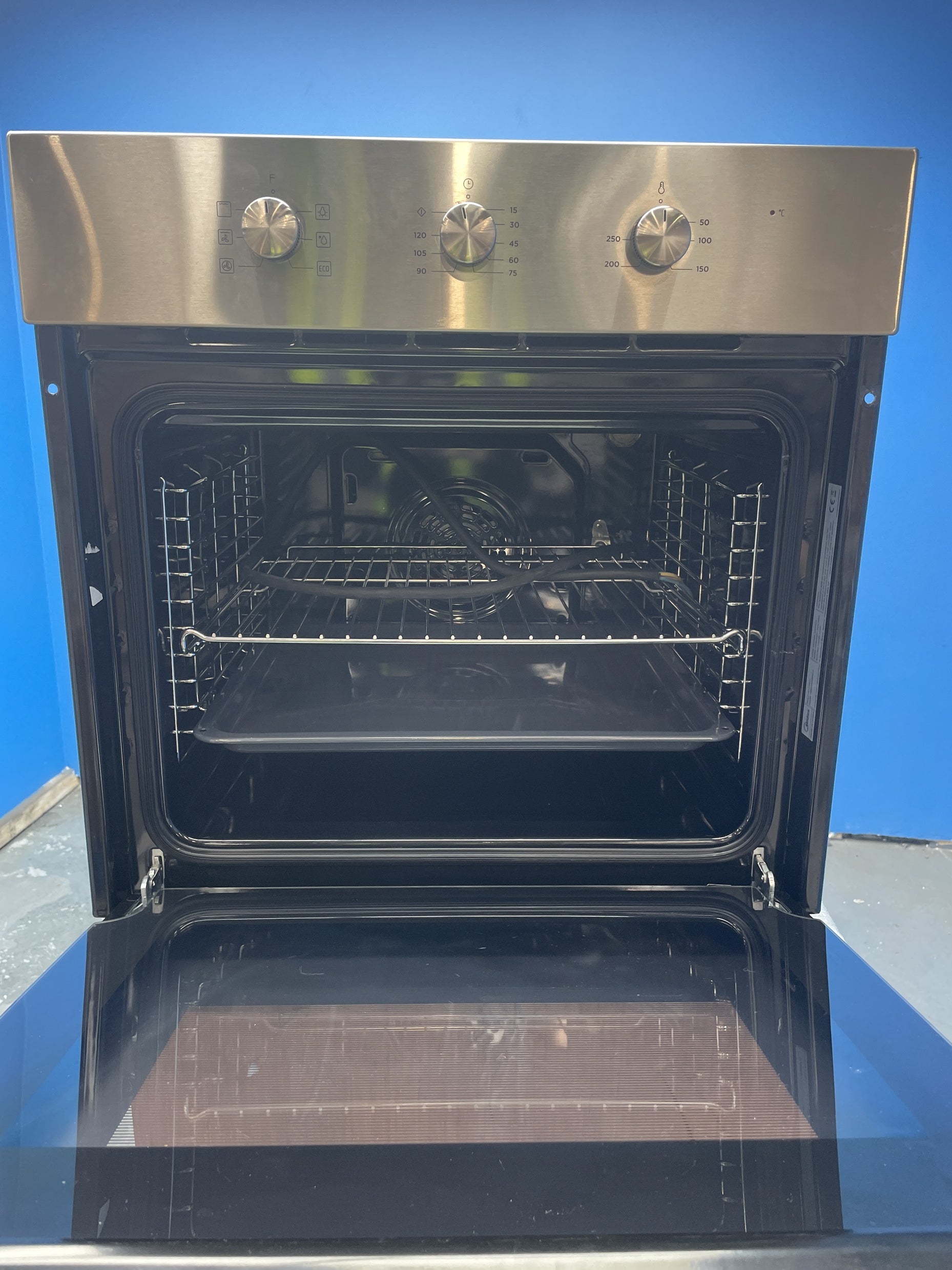 #GRC-159-151 - Midea MBO65M90M1-X 70L Built-In Single Fan Oven