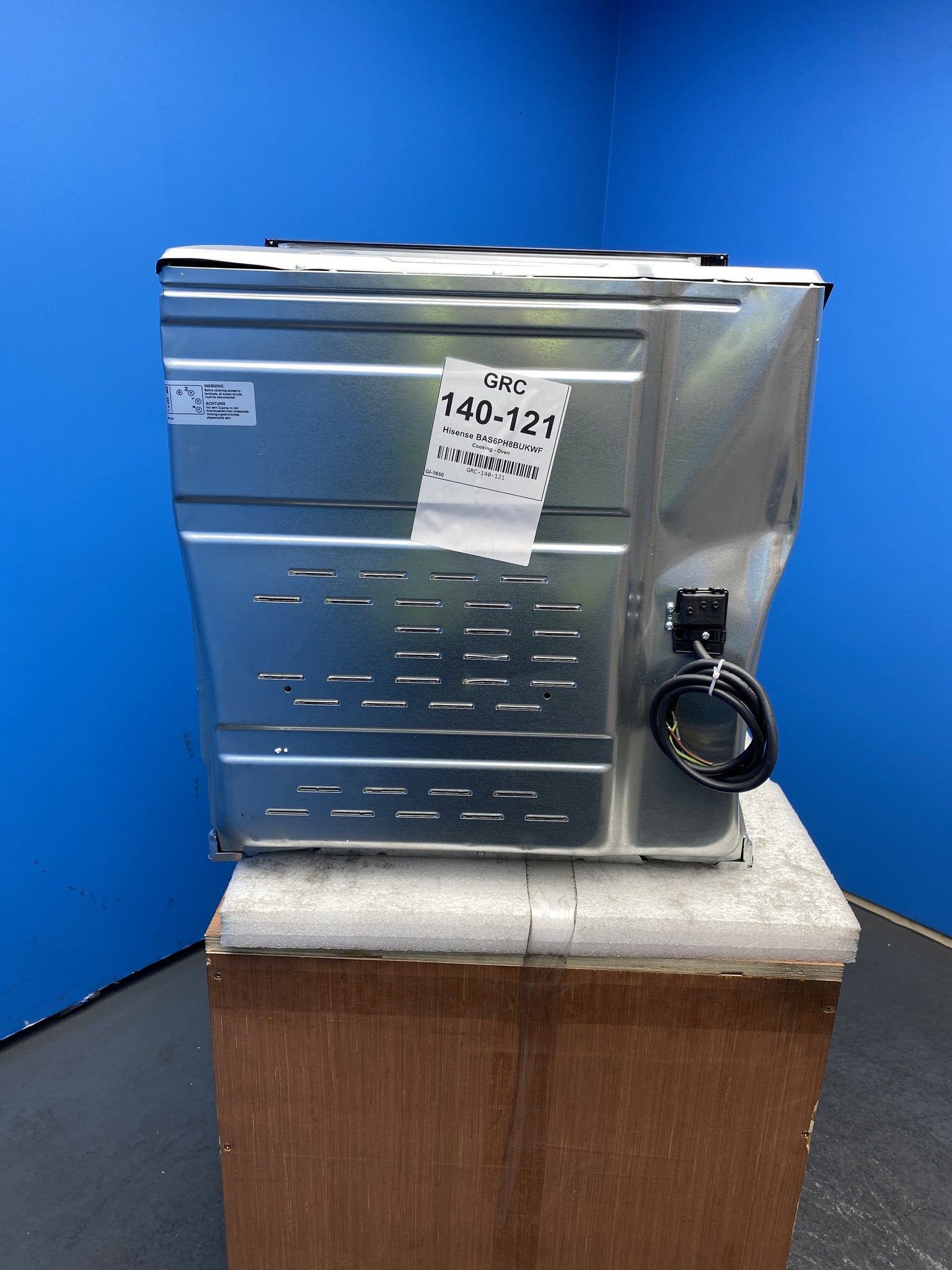 Hisense Hi8 BAS6PH8BUKWF BlackLine 77L Built-In Steam and Pyrolytic Oven