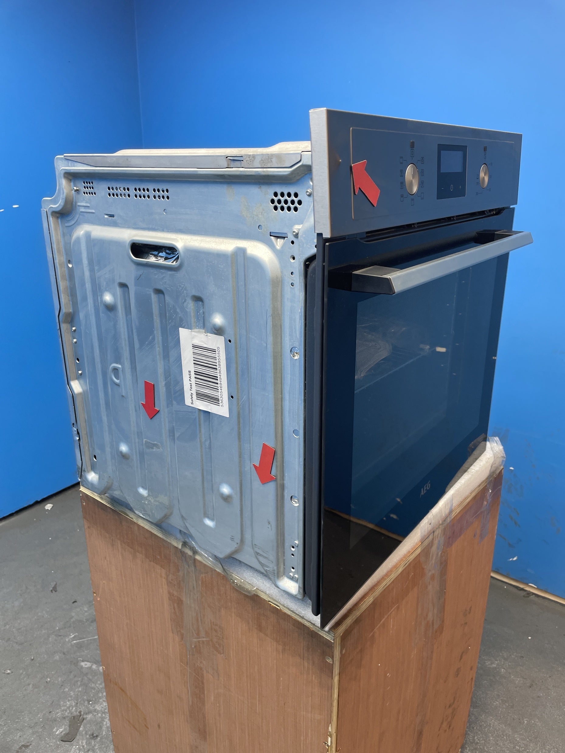 #GRC-154-675 - AEG BEX335011M SurroundCook Built-In Single Oven