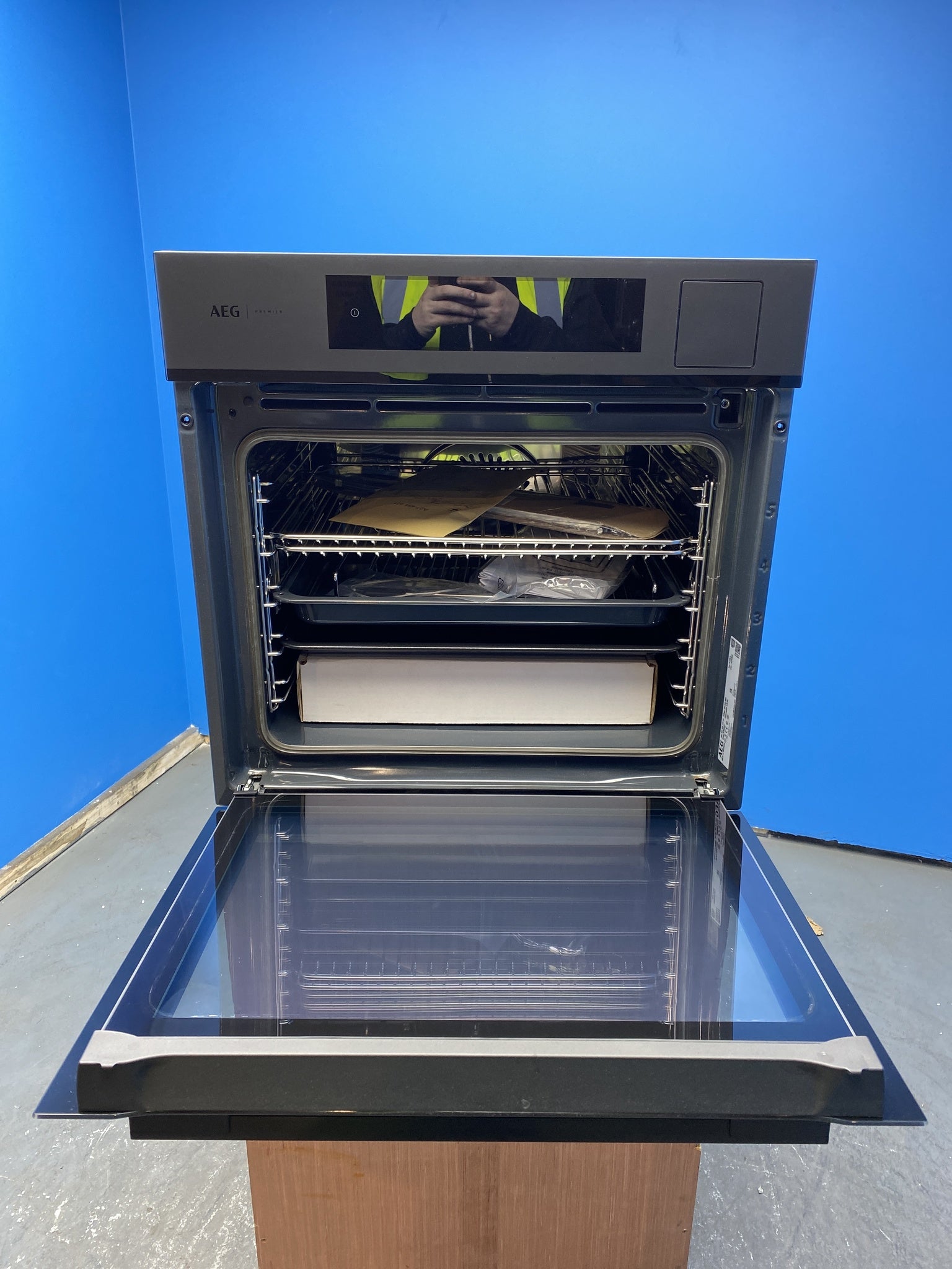 AEG PO9000ST 9000 Series 70 Litre Built-In SteamPro Oven