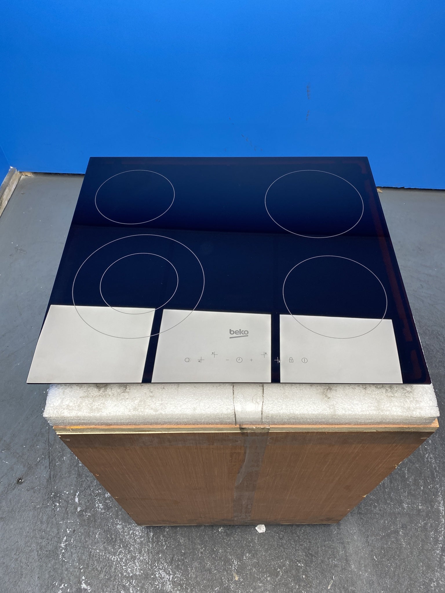 Beko HIC64402T 60cm Ceramic Hob with Touch Controls