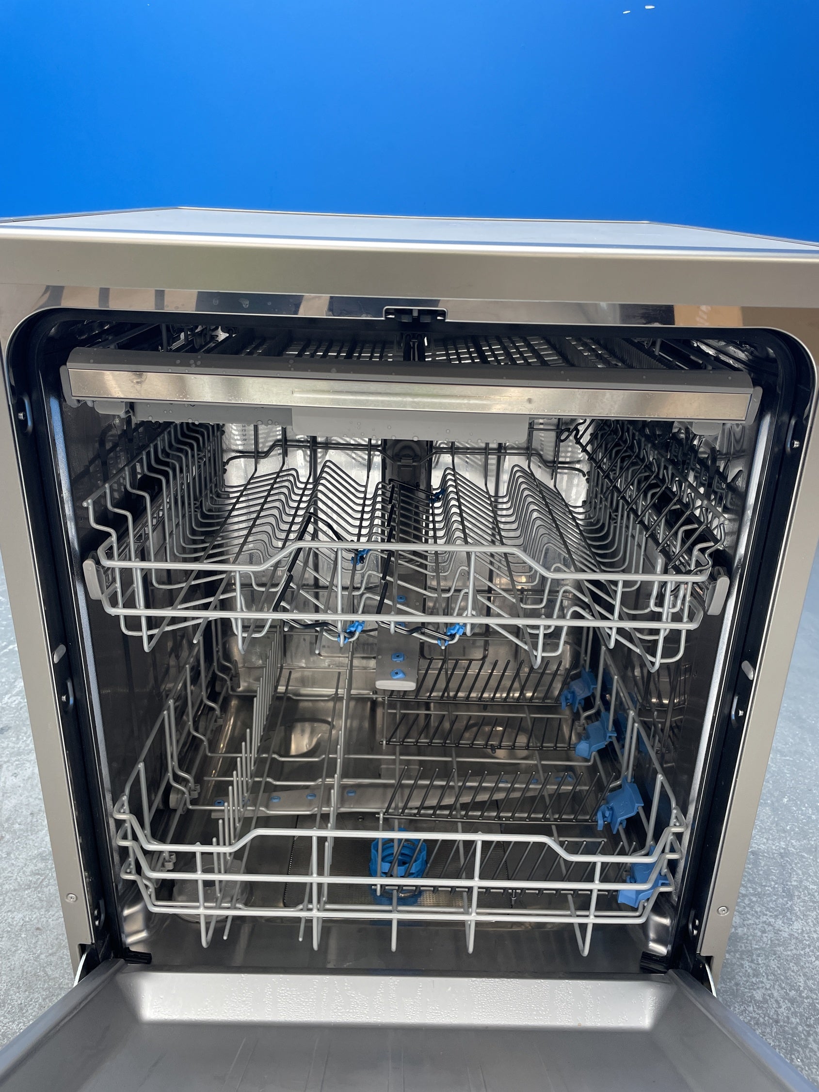 #GRC-158-755 - Midea MDWEF1433D 14 Place Full Size Dishwasher in Silver