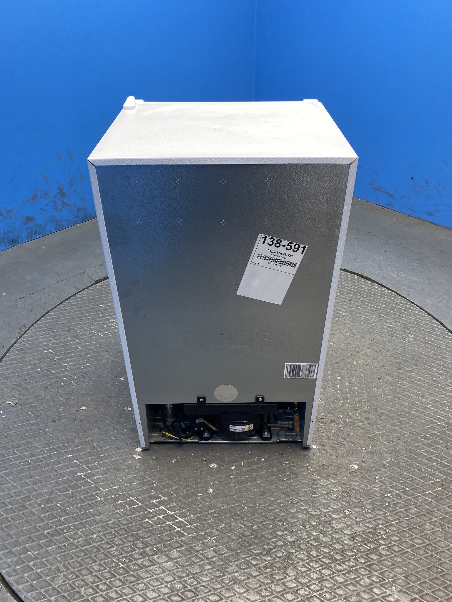 LOGIK LUL48W23 92L Under Counter Fridge