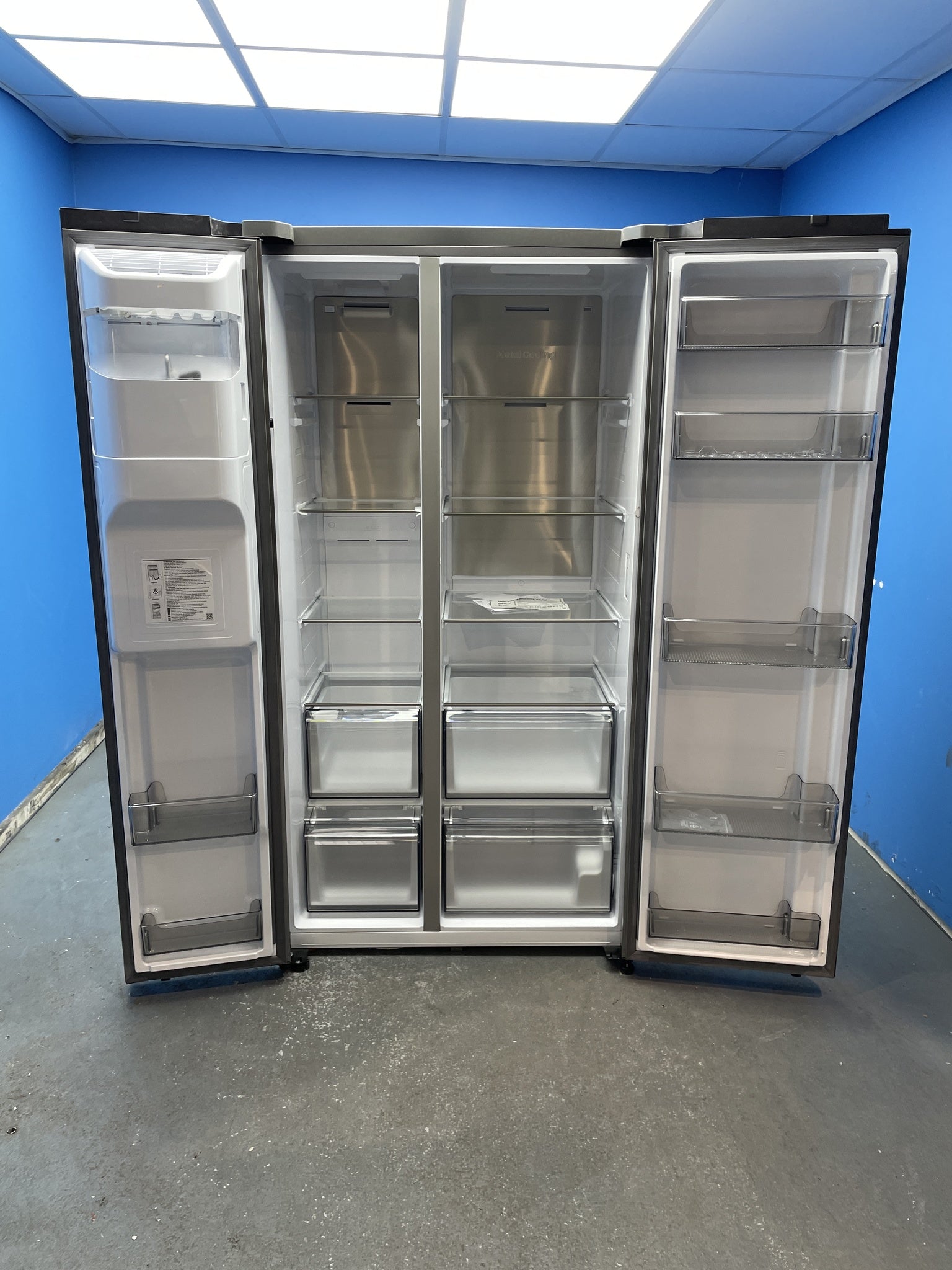 Samsung SpaceMax RS70F64KETEU Series 6 American Style Fridge Freezer