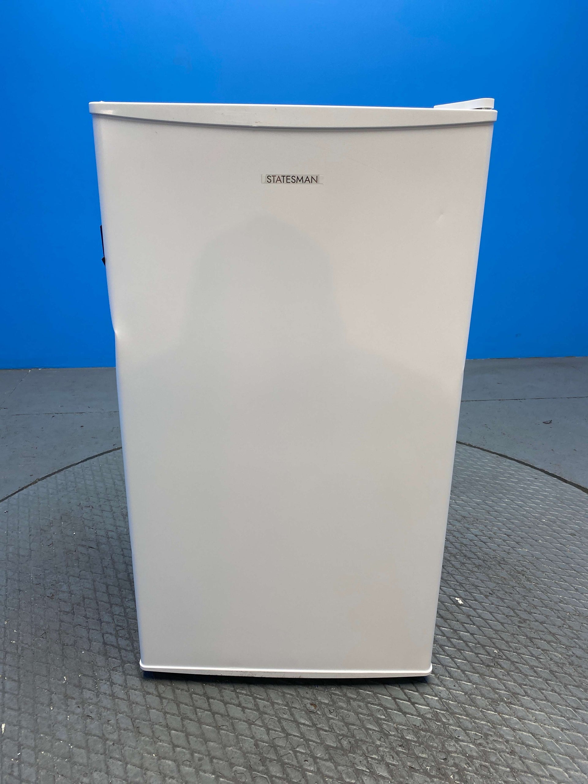 Statesman UC47LFW 93 Litres Under Counter Fridge