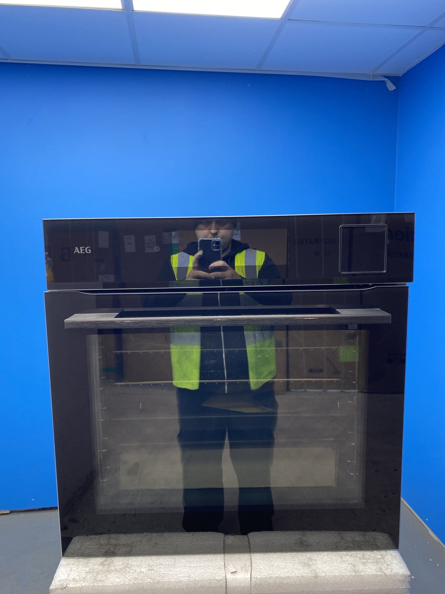 AEG 9000 Pro NBP9S831AB  Assist SteamPro 70L Built-In Oven