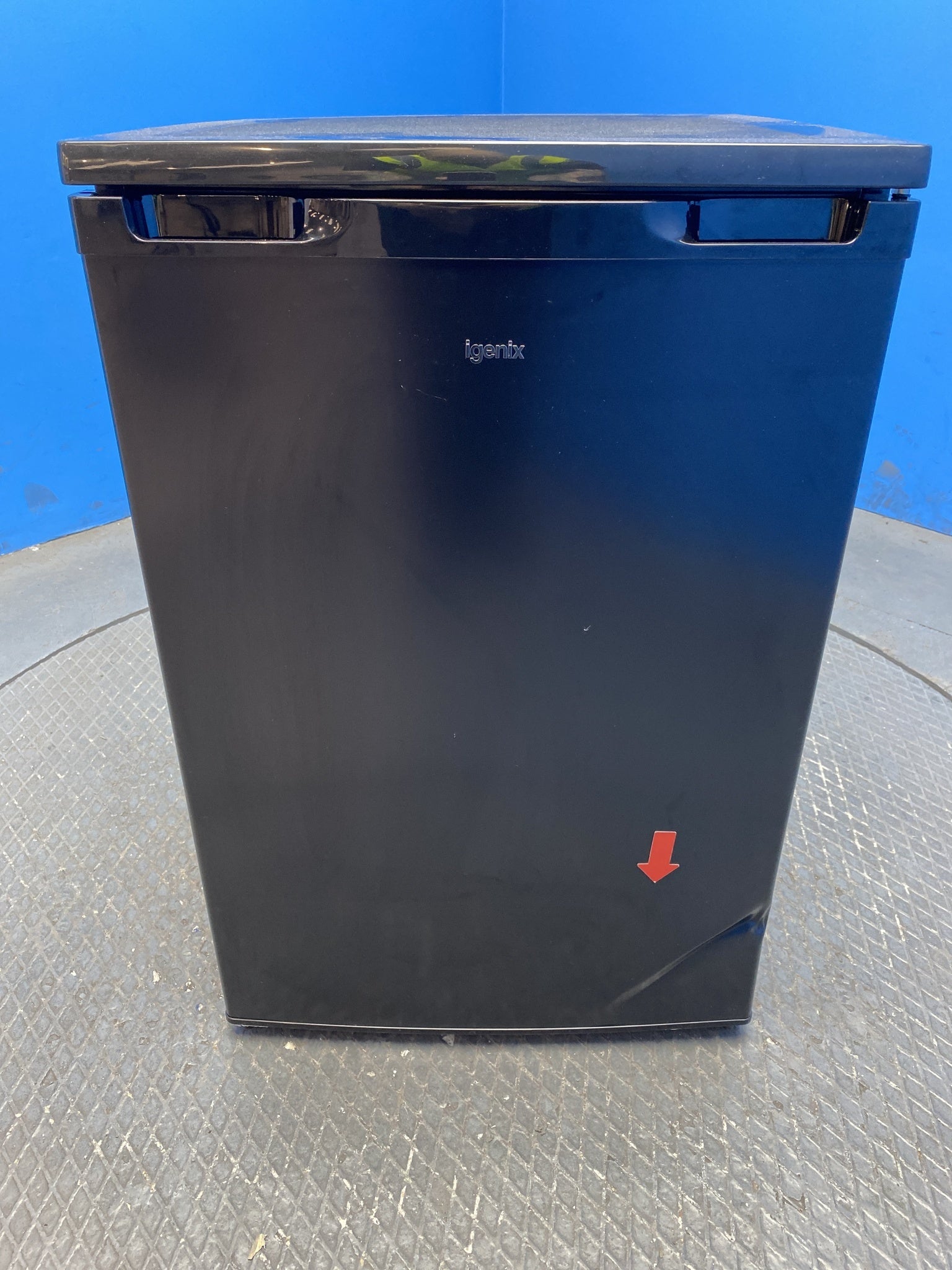 Igenix IG255B 136 Litre Under Counter Fridge