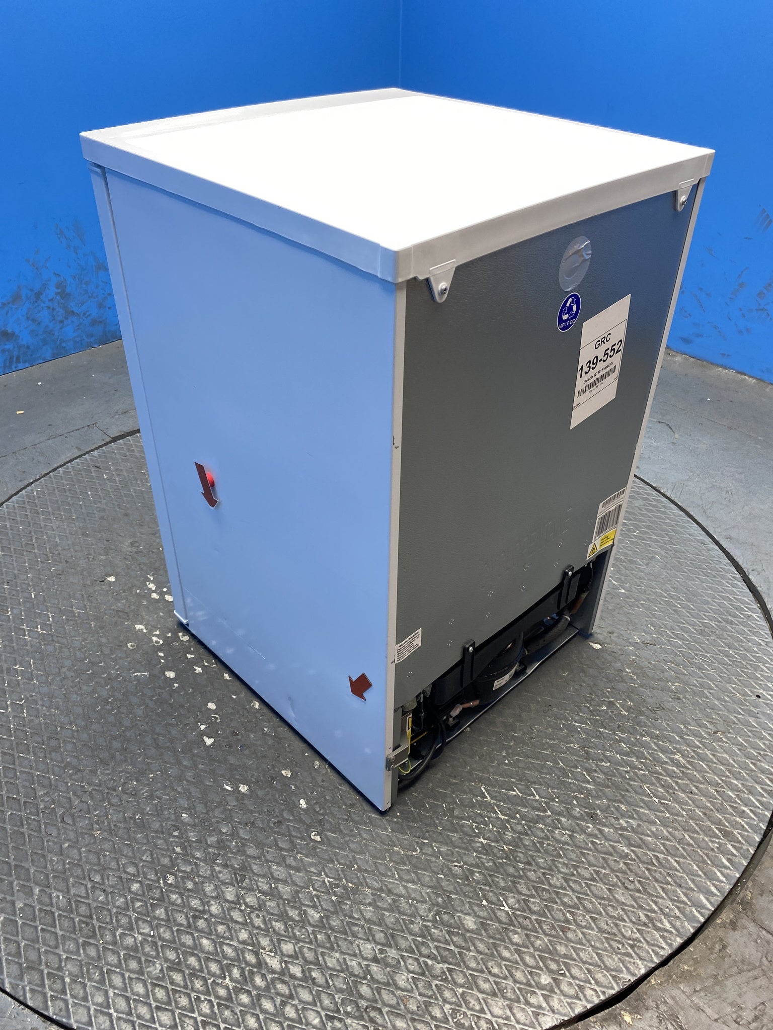 Bosch Series 2 KTR15NWECG 134L Under Counter Larder Fridge