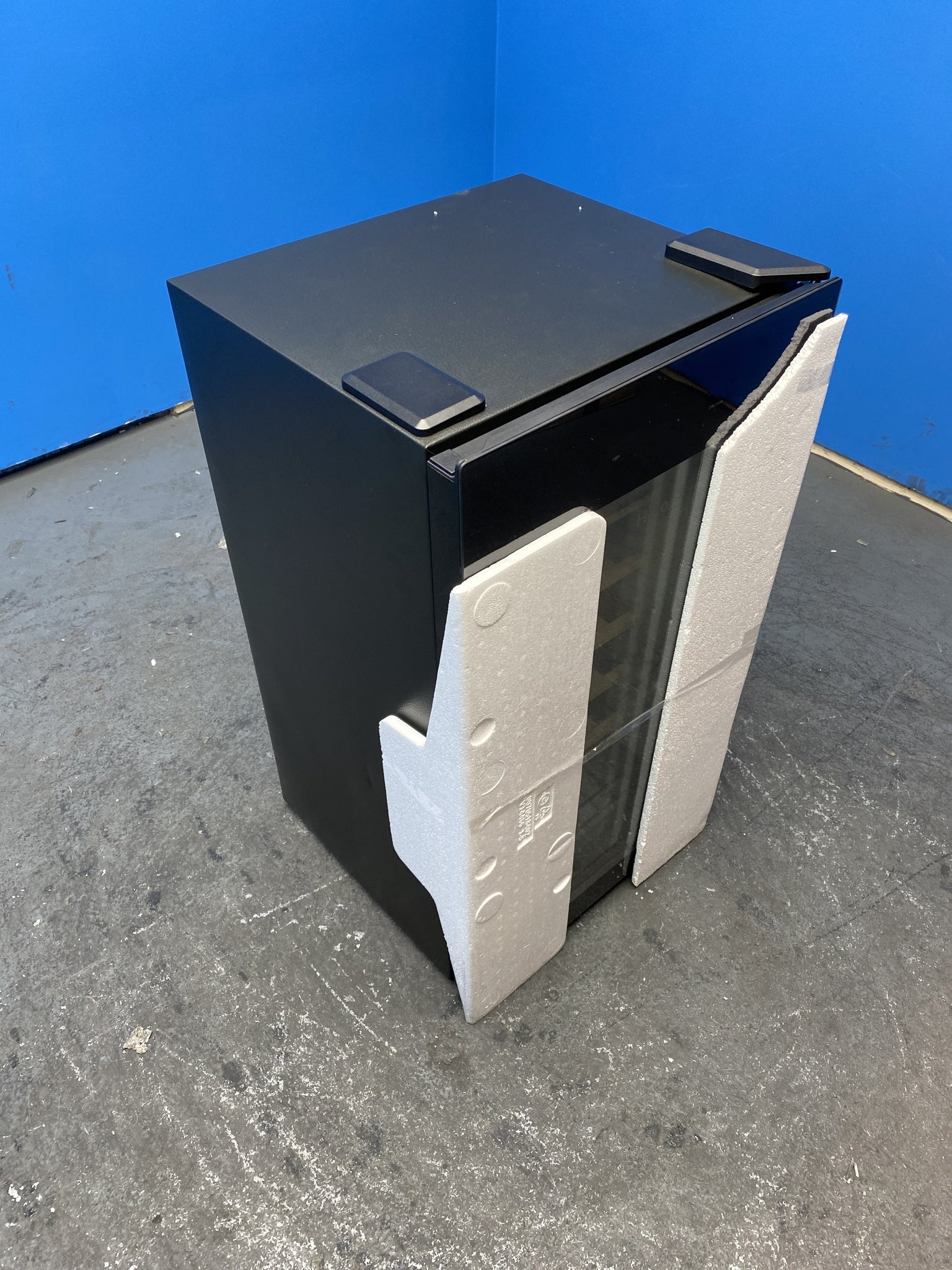 Haier HWS34GGH1K Series 3 34 Bottle Wine Fridge