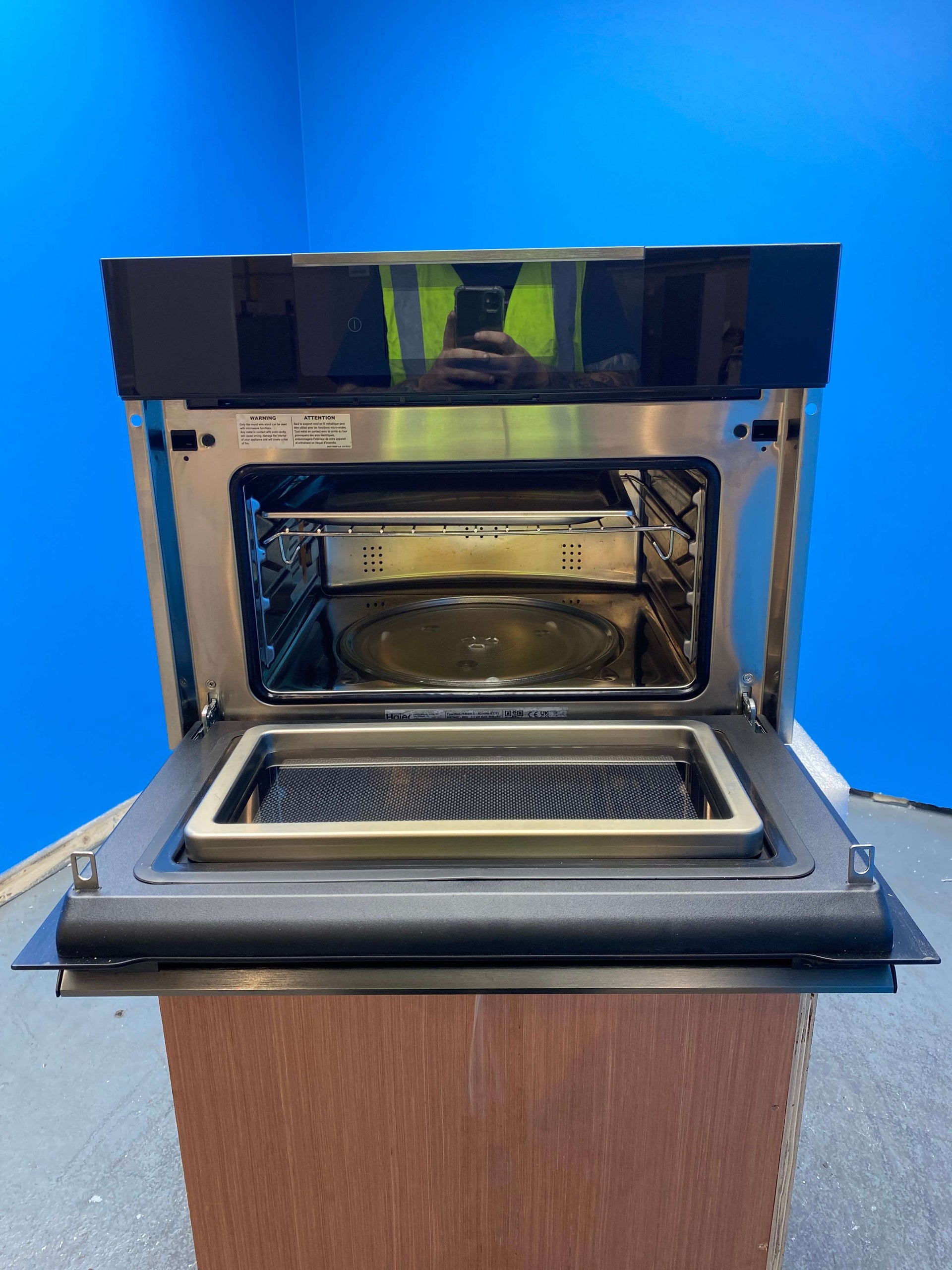 Haier HWO45NB6T0B1 Built-in Series 6 34 Litre 900w Microwave