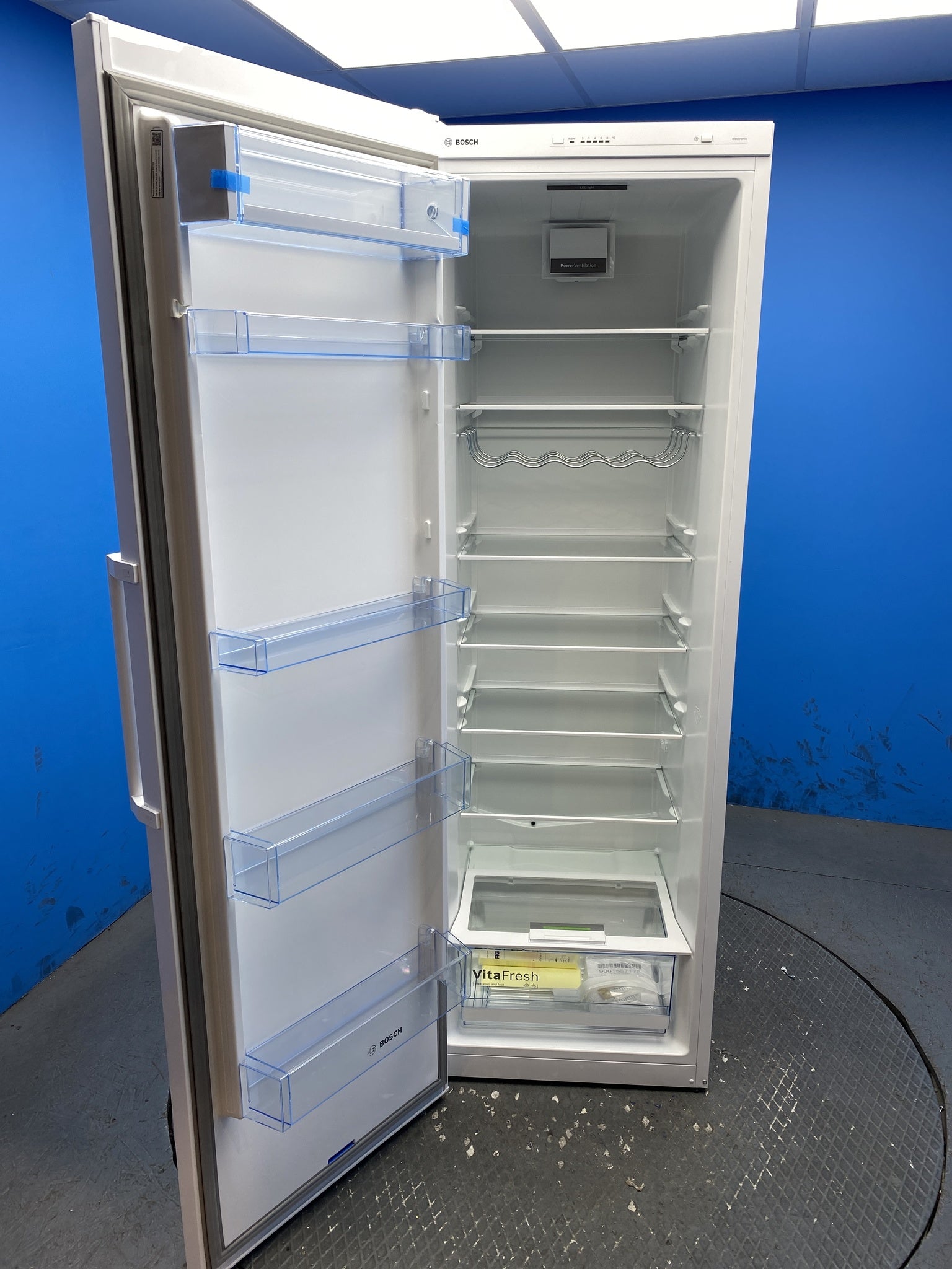 Bosch KSV36VWEPG Series 4 346L Tall Larder Fridge