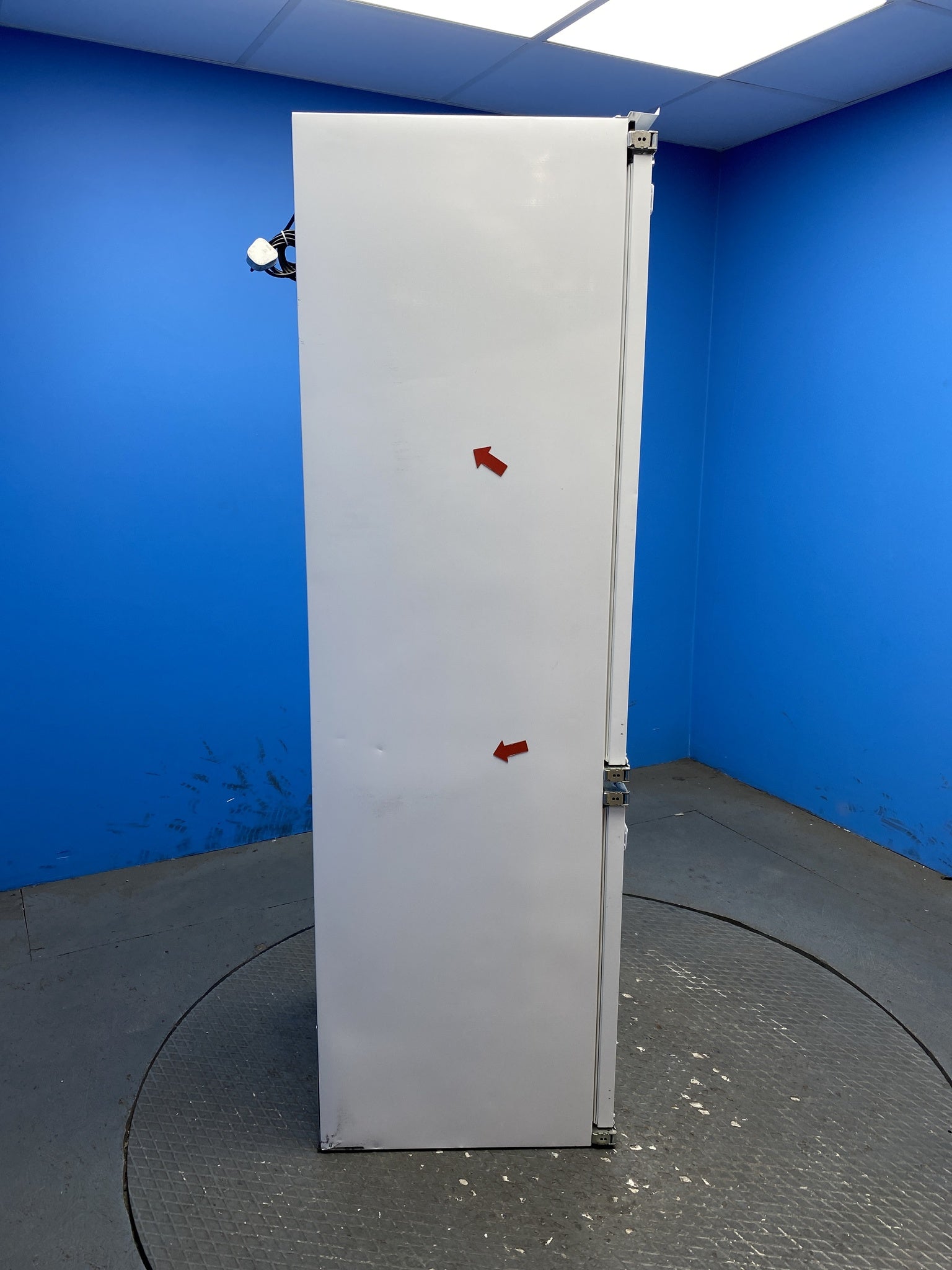 Hisense RB3B250SAWE Integrated 252L No Frost Fridge Freezer