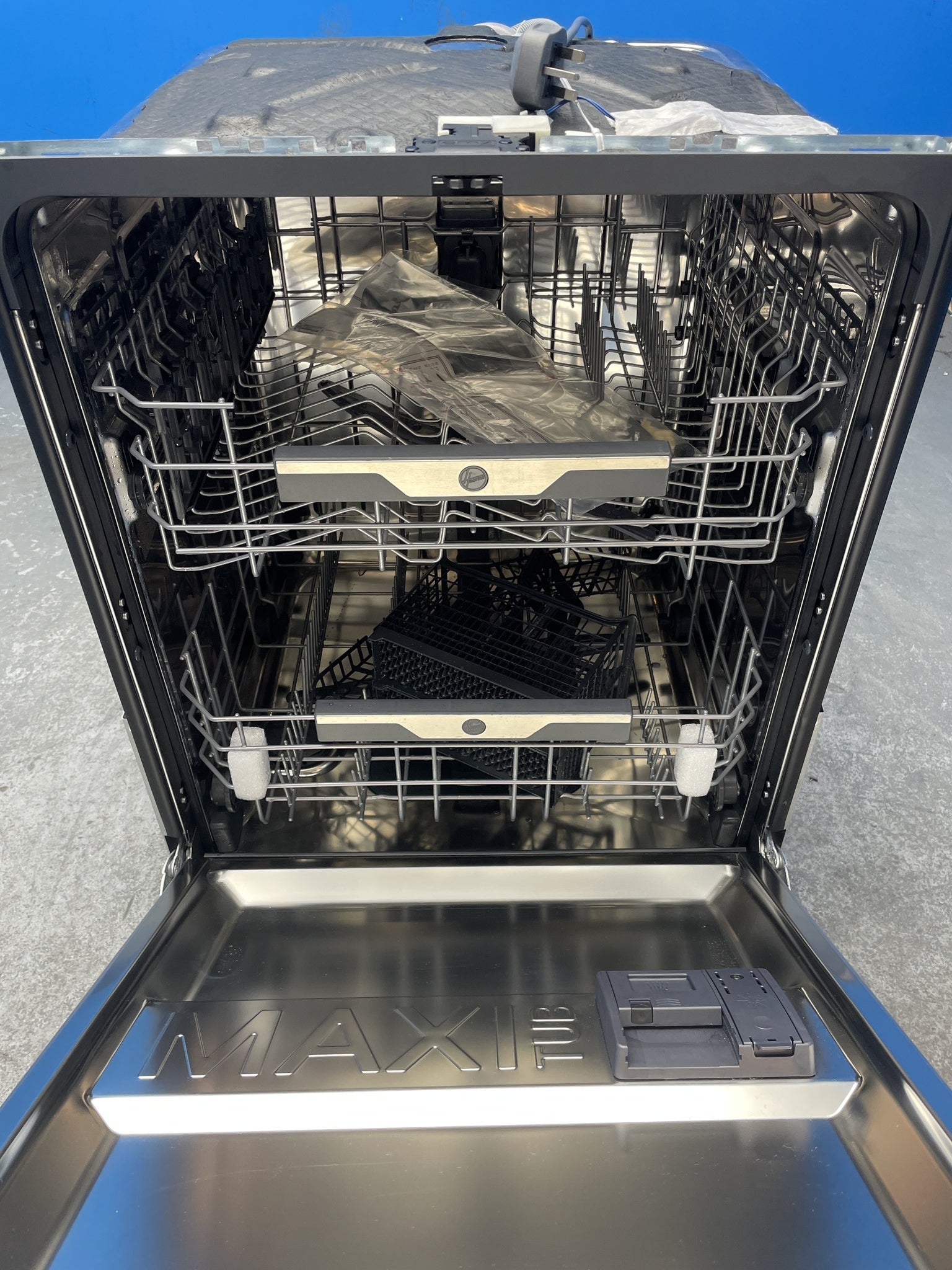 #GRC-157-756 - Hoover HI 4E7L0S-80 Integrated 14 Place Setting Dishwasher