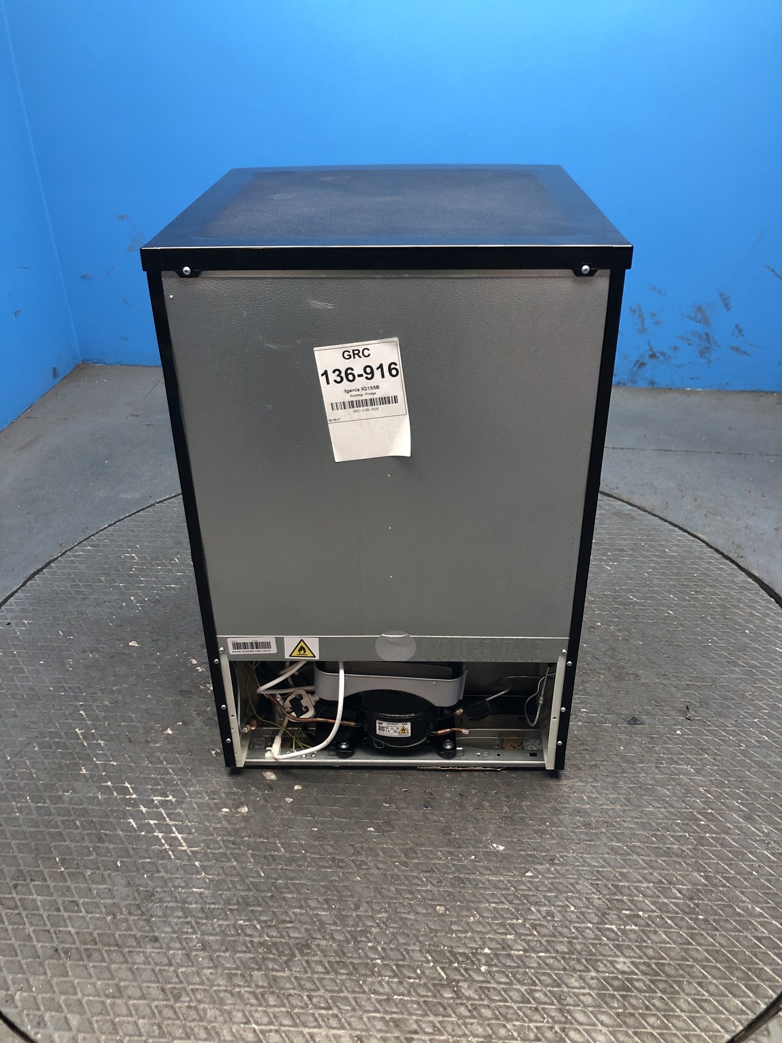 Igenix IG155B 109 Litre Under Counter Fridge with Ice Box