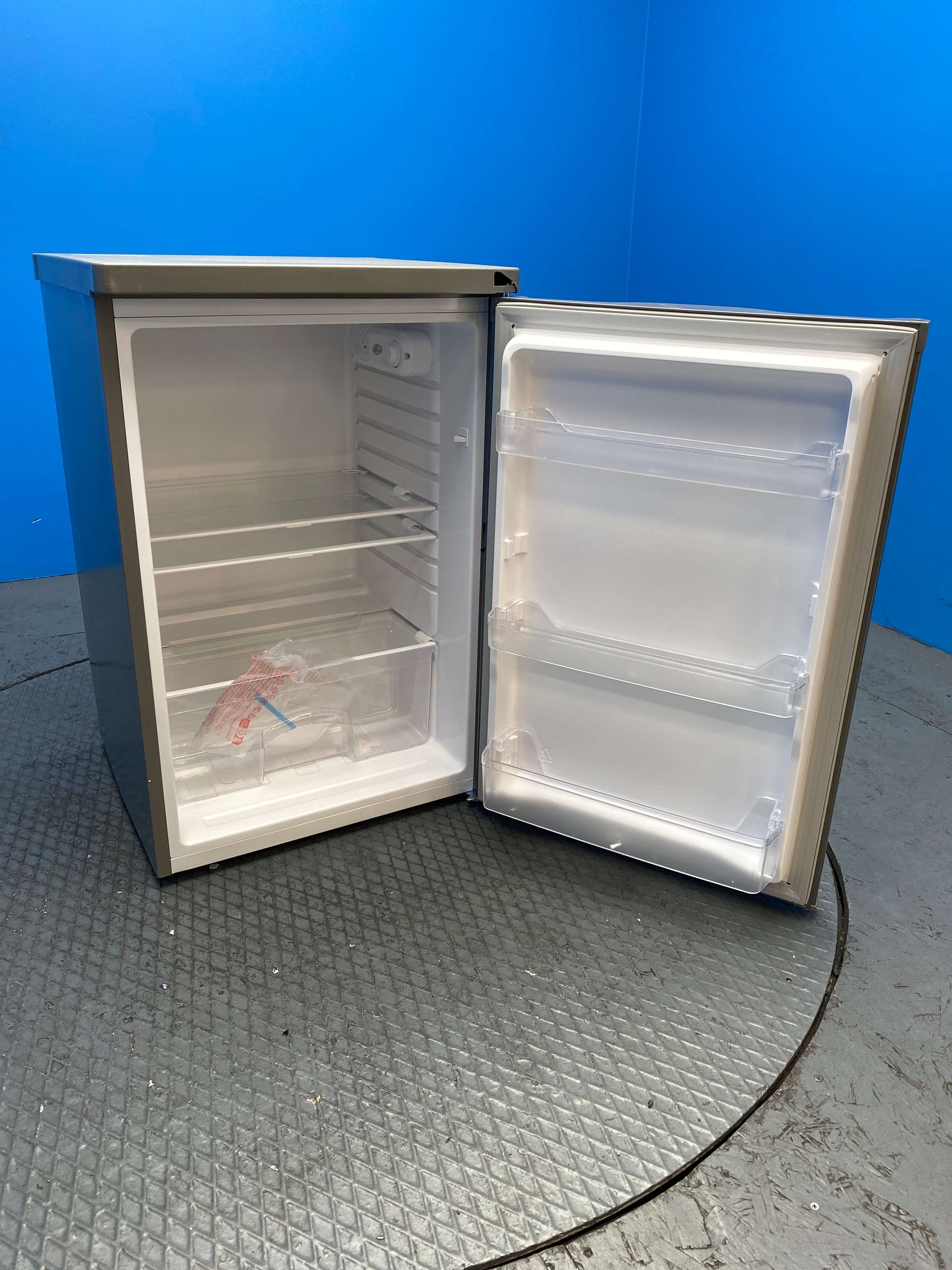 Igenix IG255X 136 Litre Undercounter Fridge