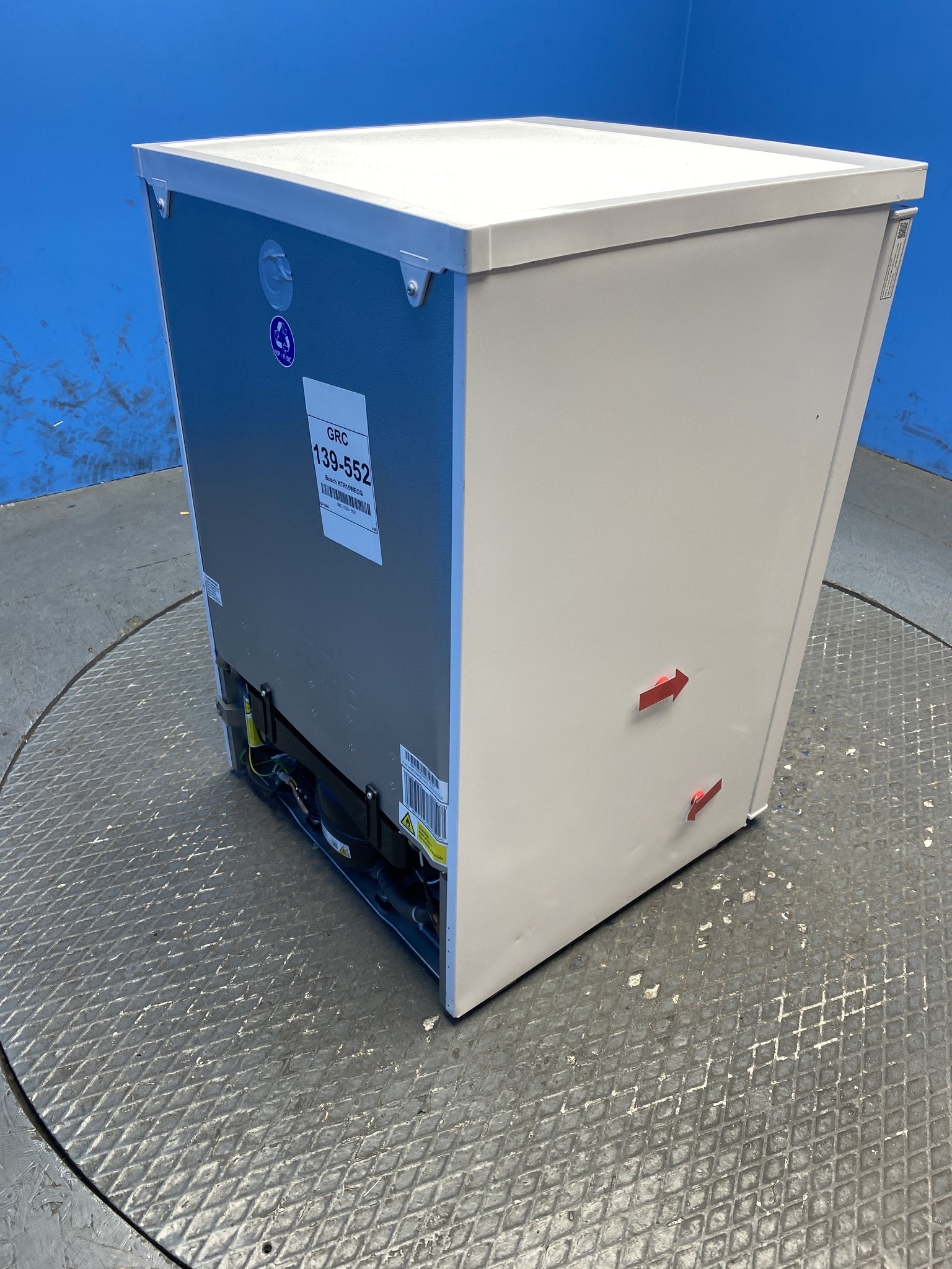 Bosch Series 2 KTR15NWECG 134L Under Counter Larder Fridge