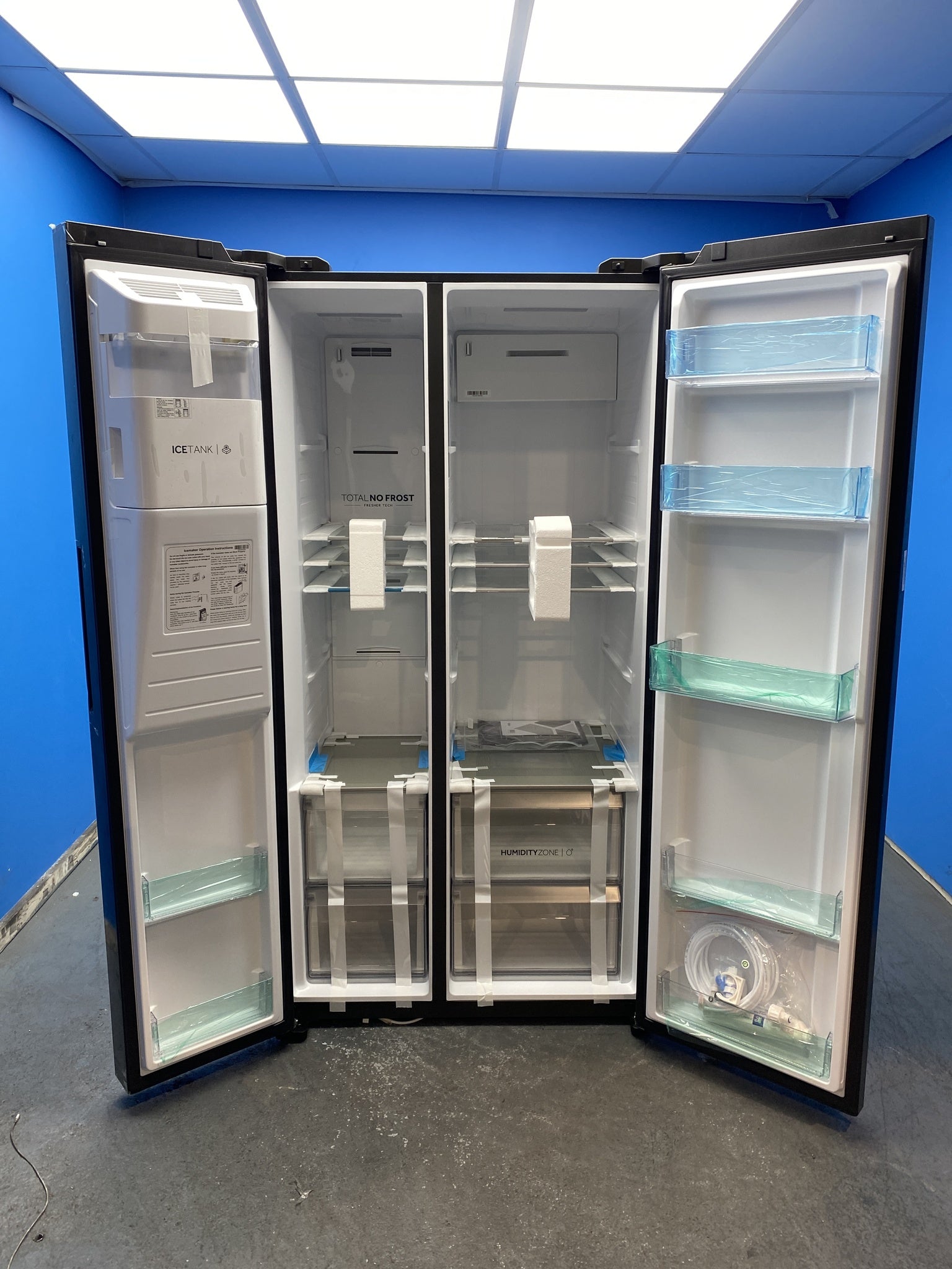 Haier HSW59F18EIPT American Style Fridge Freezer with Ice Dispenser