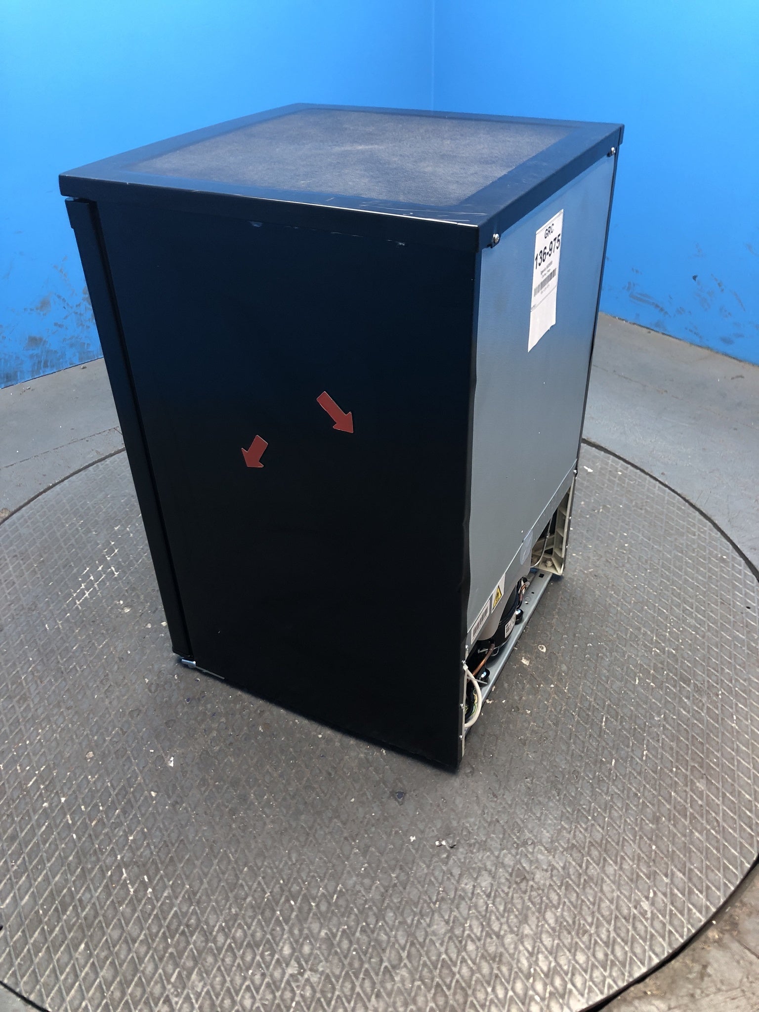 Igenix IG255B 136 Litre Under Counter Fridge