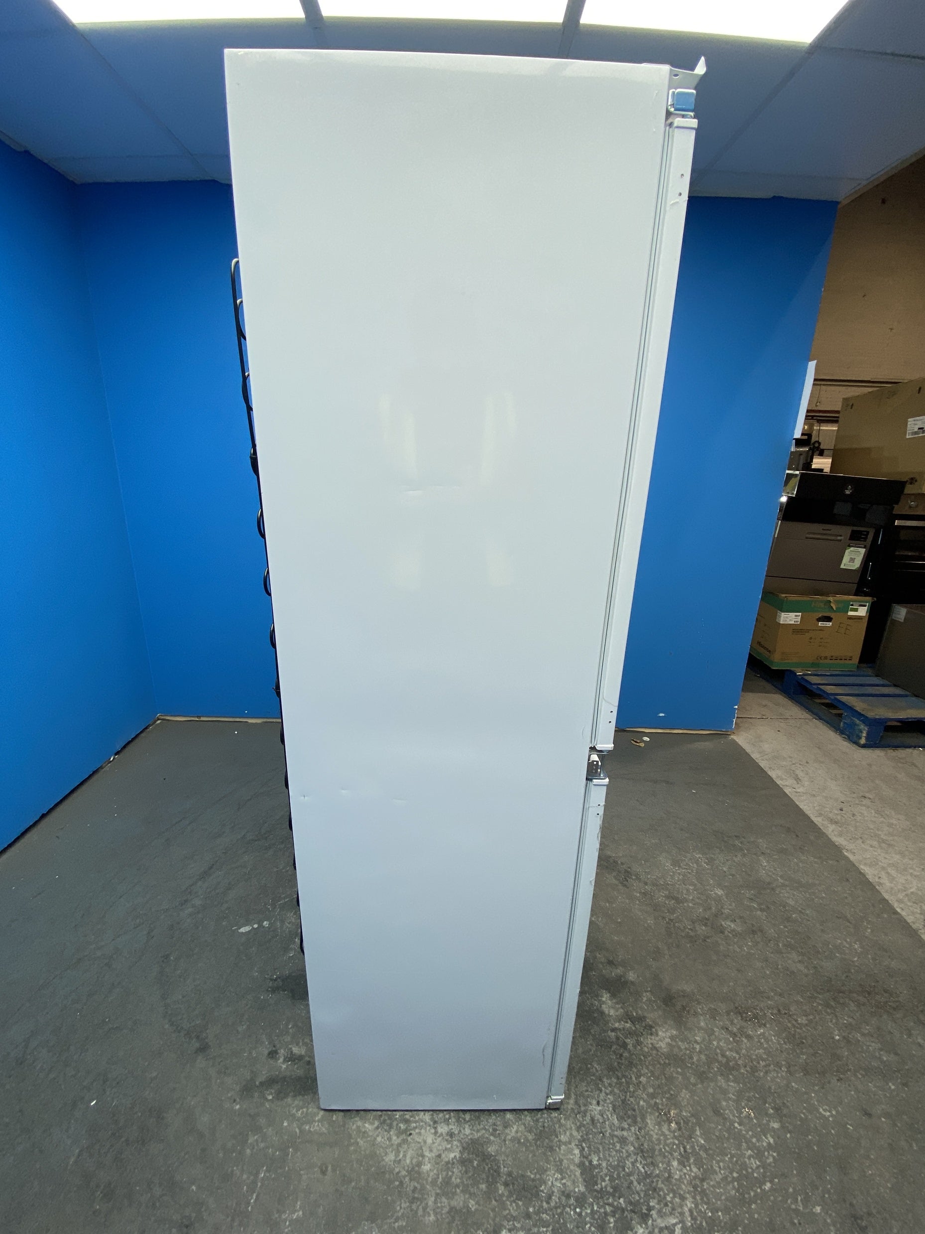 Hoover HOB50N518EVK Integrated 228 Litre Frost Free Fridge Freezer