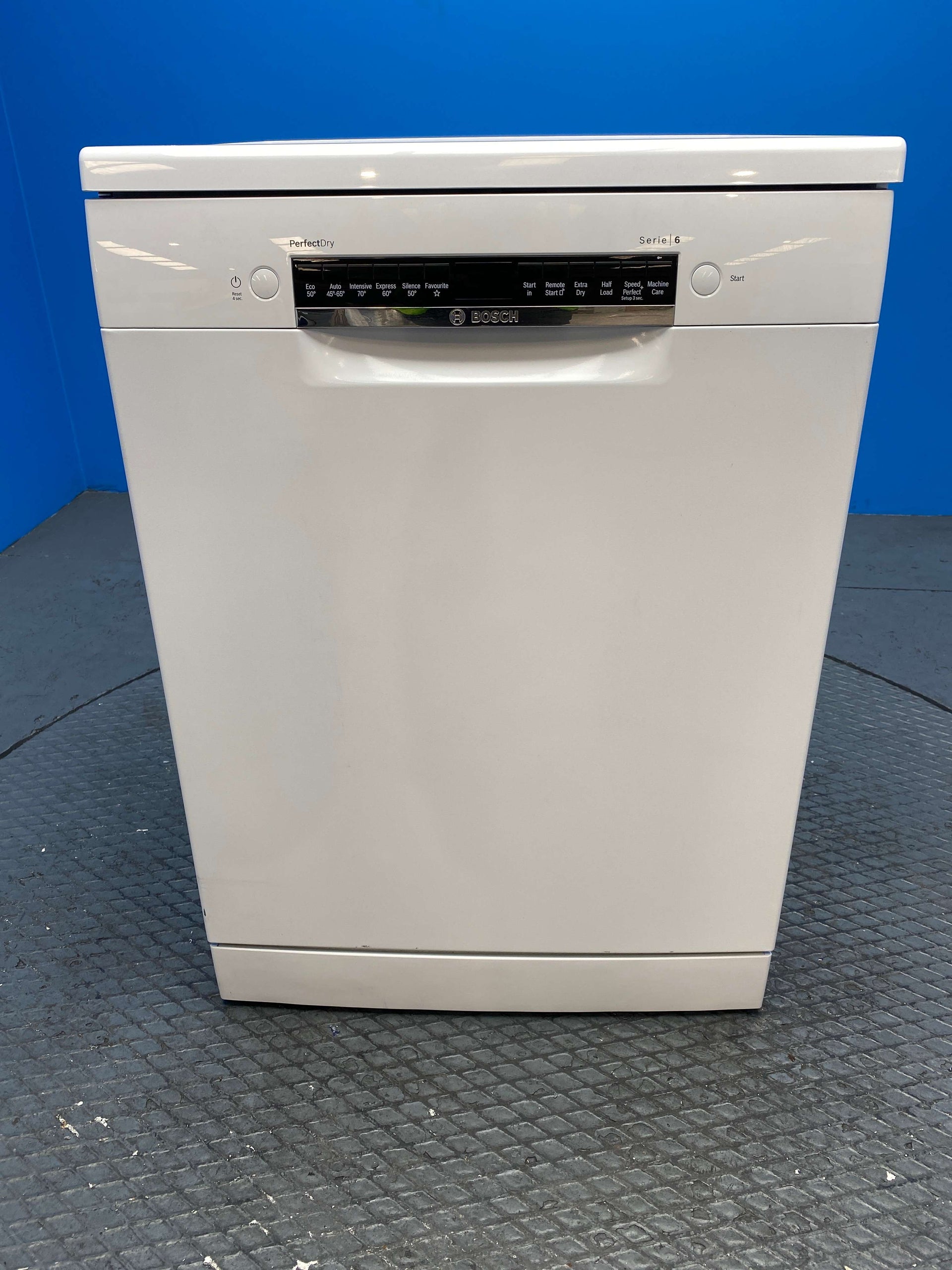 Bosch SMS6ZCW10G Series 6 14 Place Setting Dishwasher