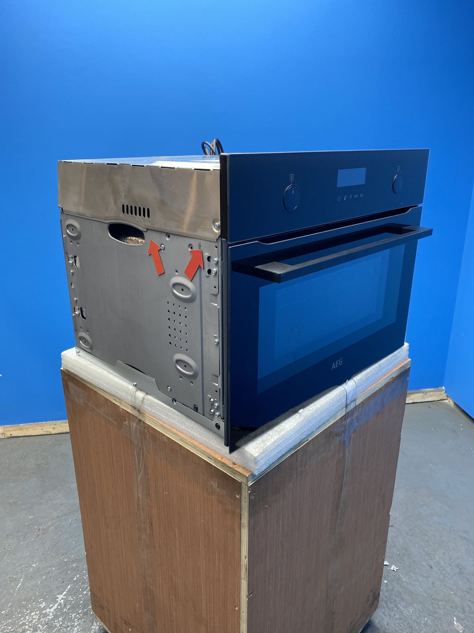 AEG KMK565060B 43L Built-In CombiQuick Microwave Oven