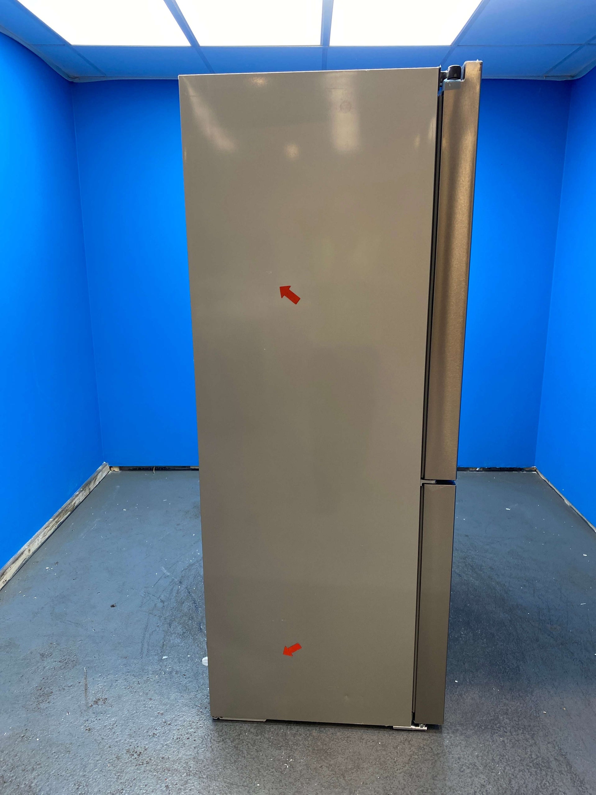 Bosch Series 4 KFN96APEAG 605 Litre American Fridge Freezer