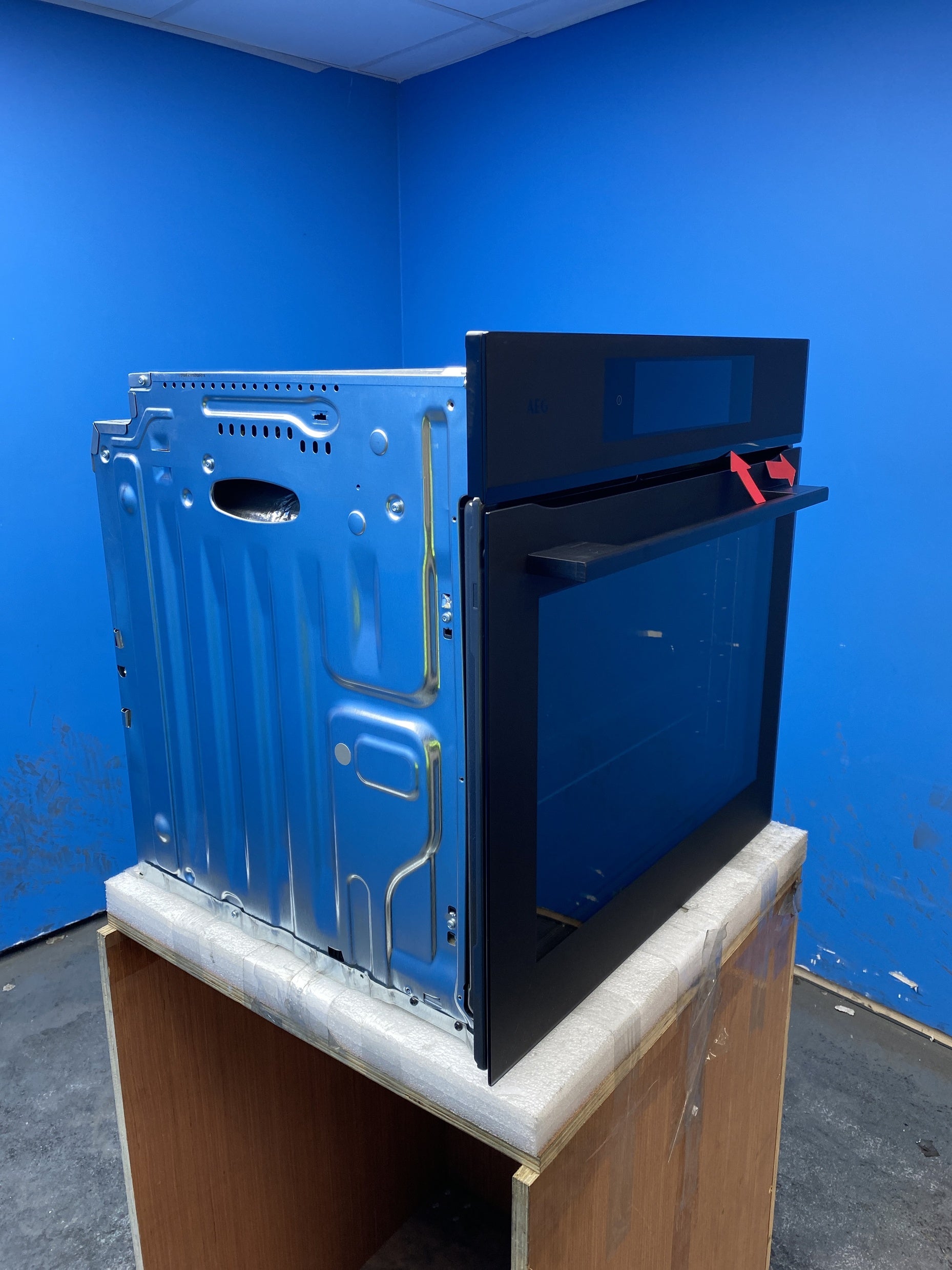 #GRC-155-908 - AEG NBT9P83IAT 9000 SteamPro Built-In Oven