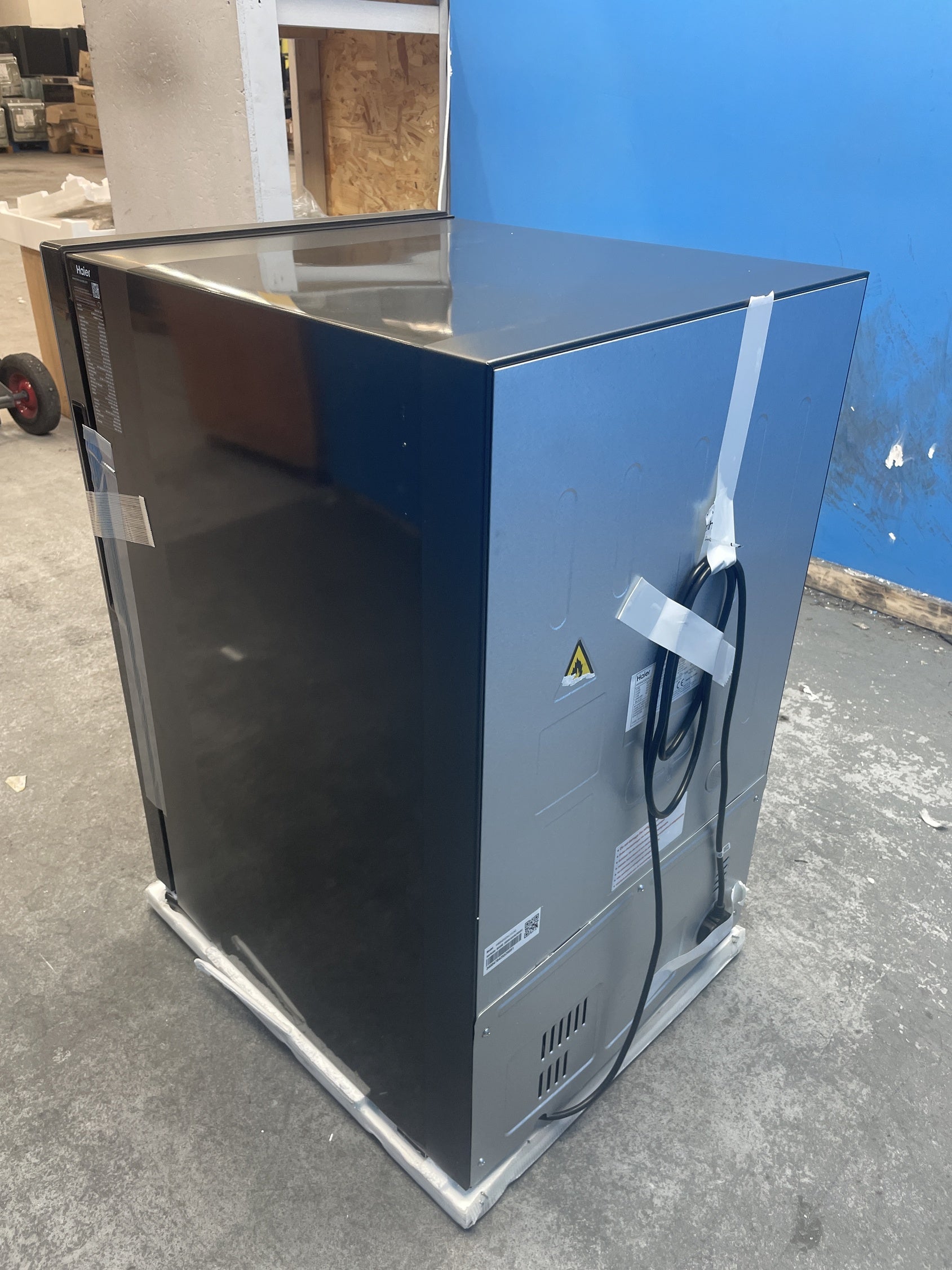 #GRC-160-327 - Haier Series 7 HWS42GDAU1 42 Bottle Dual Zone Wine Cooler