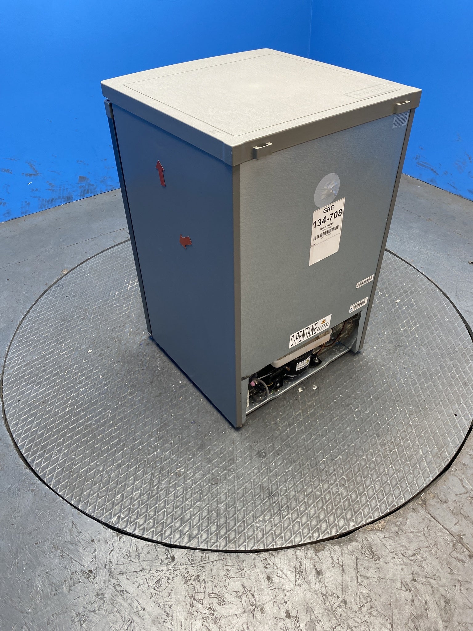 Igenix IG255X 136 Litre Undercounter Fridge