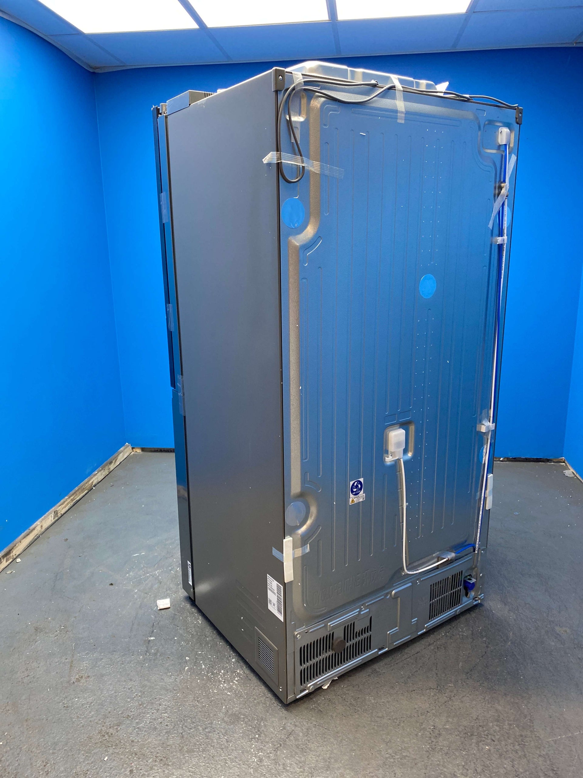 LG GSXE81PYBD American Style Fridge Freezer with InstaView™