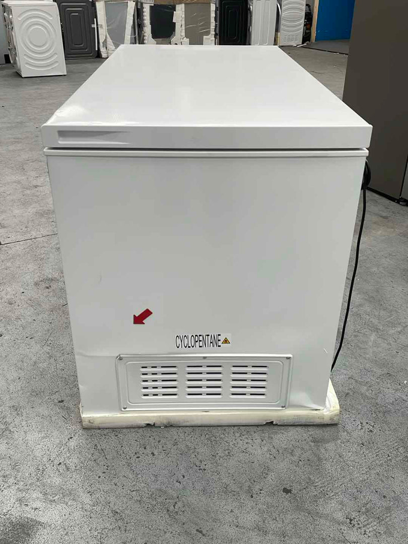 #GRC-159-368 - Hisense FC571D4AWLYE 372L Winter Guard Chest Freezer