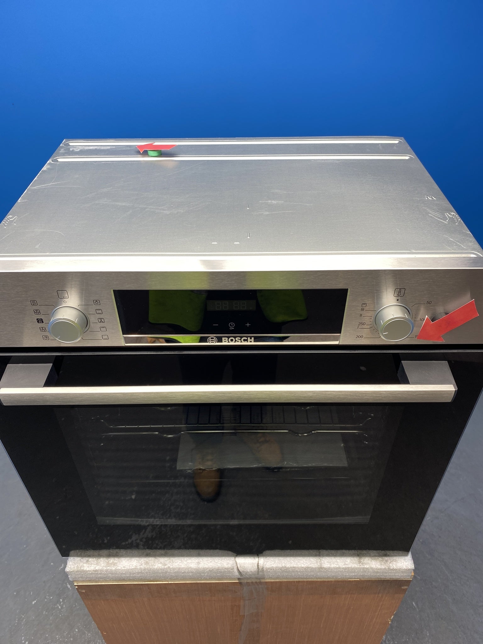 Bosch Series 4 HQA534BS3B Built-in Steam Assist Electric Single Oven