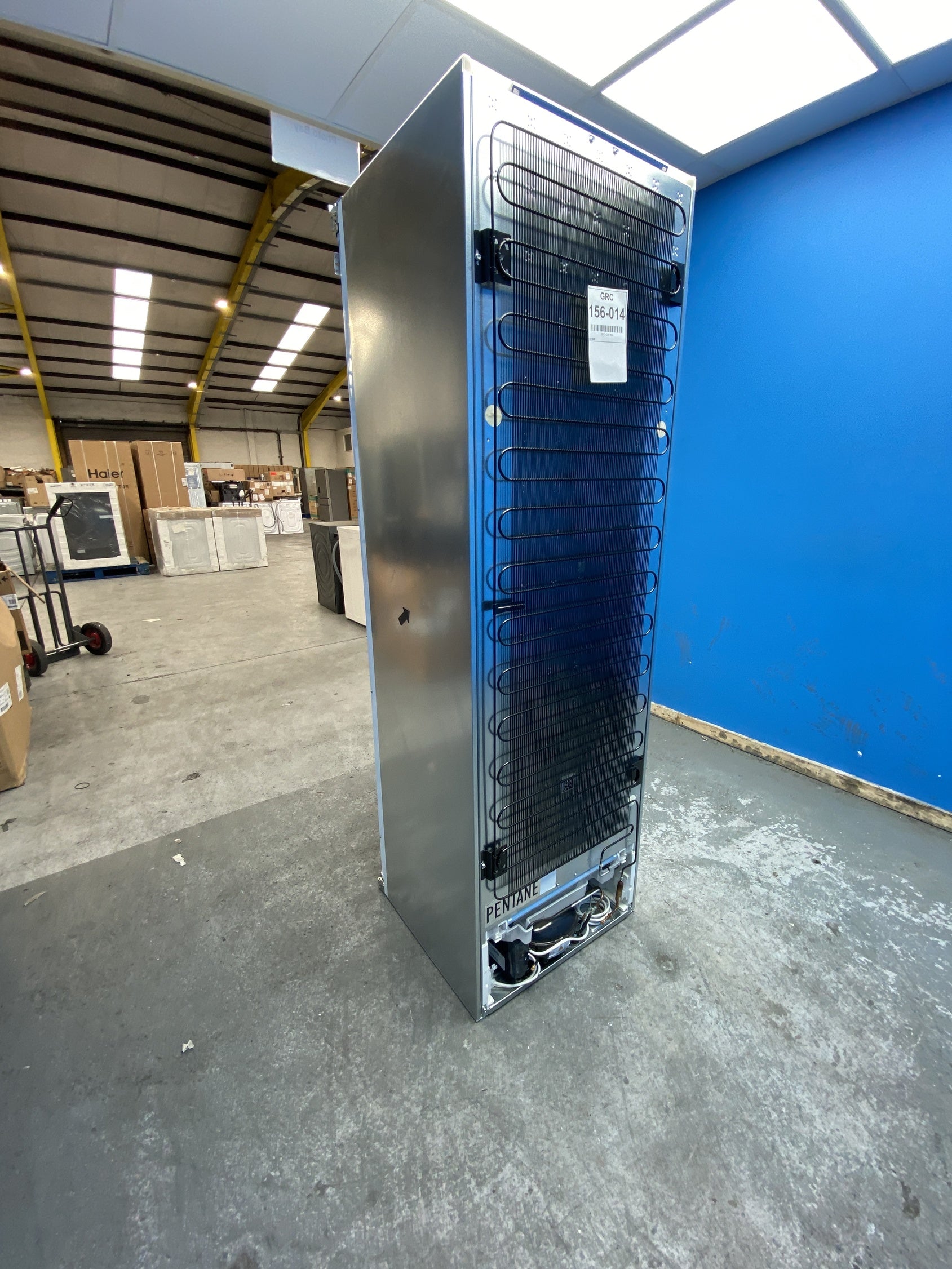 #GRC-156-014 - AEG NSK6D181EC 6000 DynamicAir 310L Integrated Larder Fridge